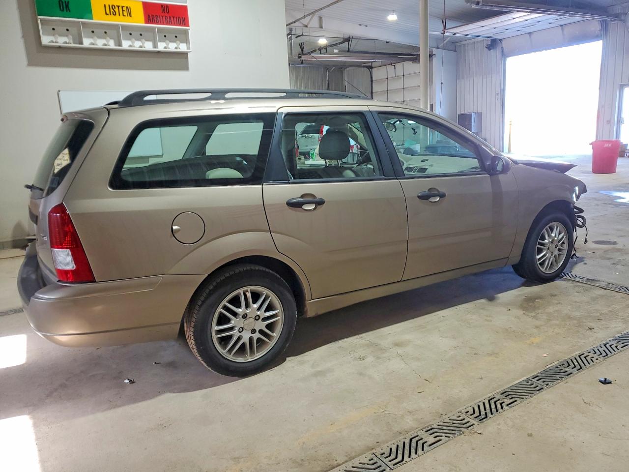 2005 Ford Focus Zxw Желто-коричневый vin: 1FAFP36N55W126648