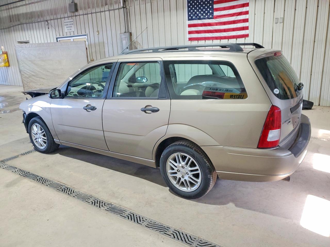 2005 Ford Focus Zxw Желто-коричневый vin: 1FAFP36N55W126648