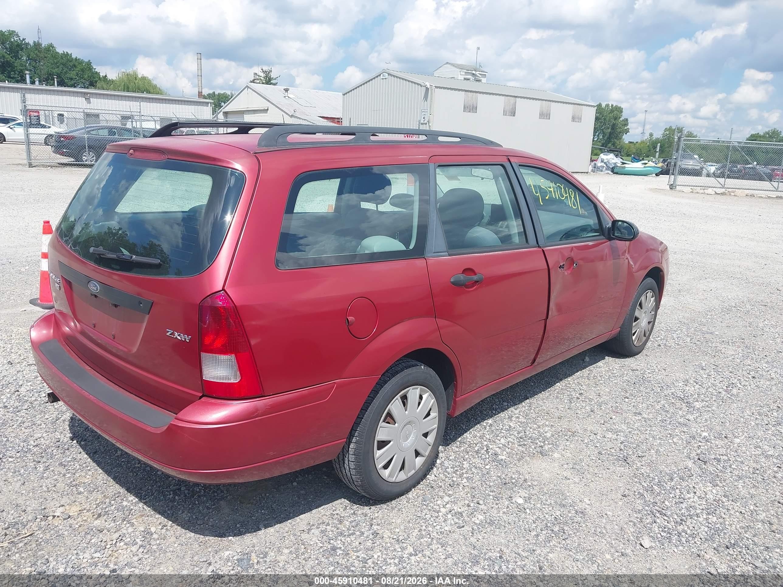 2005 Ford Focus Zxw Красный vin: 1FAFP36N65W120356