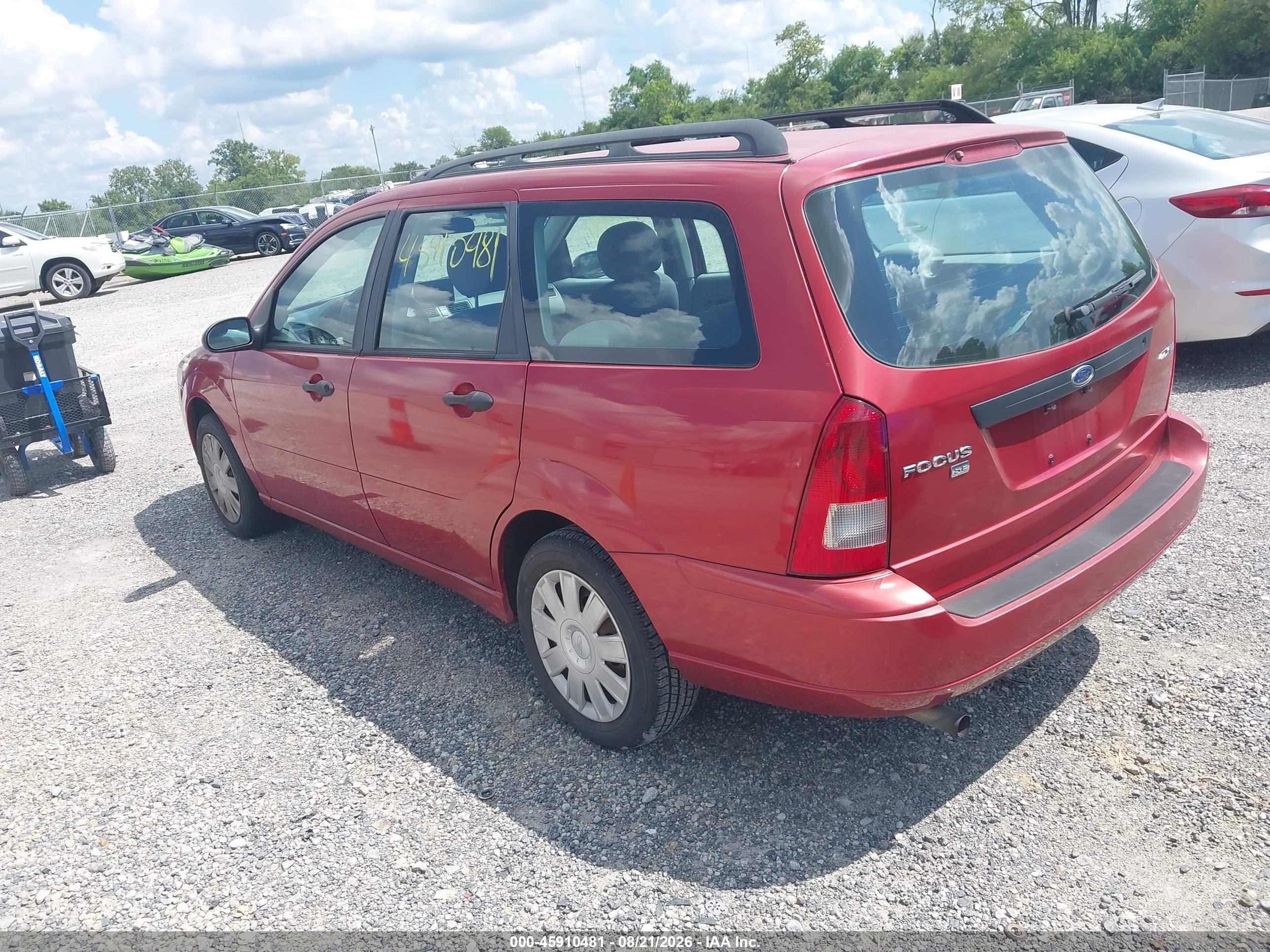 2005 Ford Focus Zxw Красный vin: 1FAFP36N65W120356