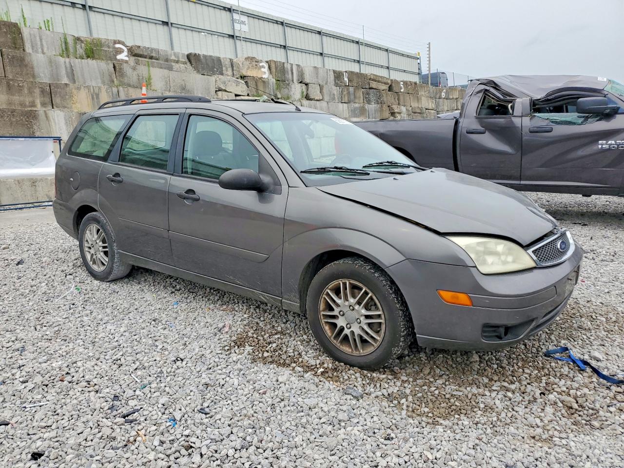 2005 Ford Focus Zxw Gray vin: 1FAFP36N65W148089