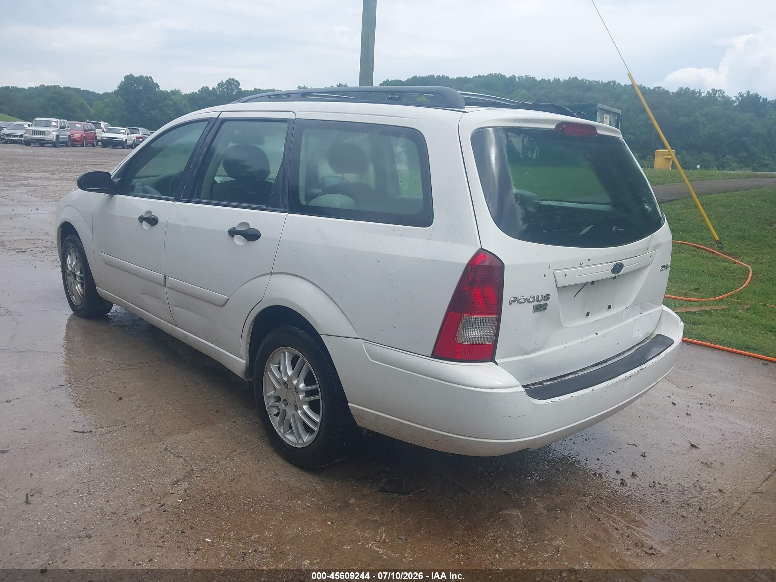 2005 Ford Focus Zxw White vin: 1FAFP36N85W219597