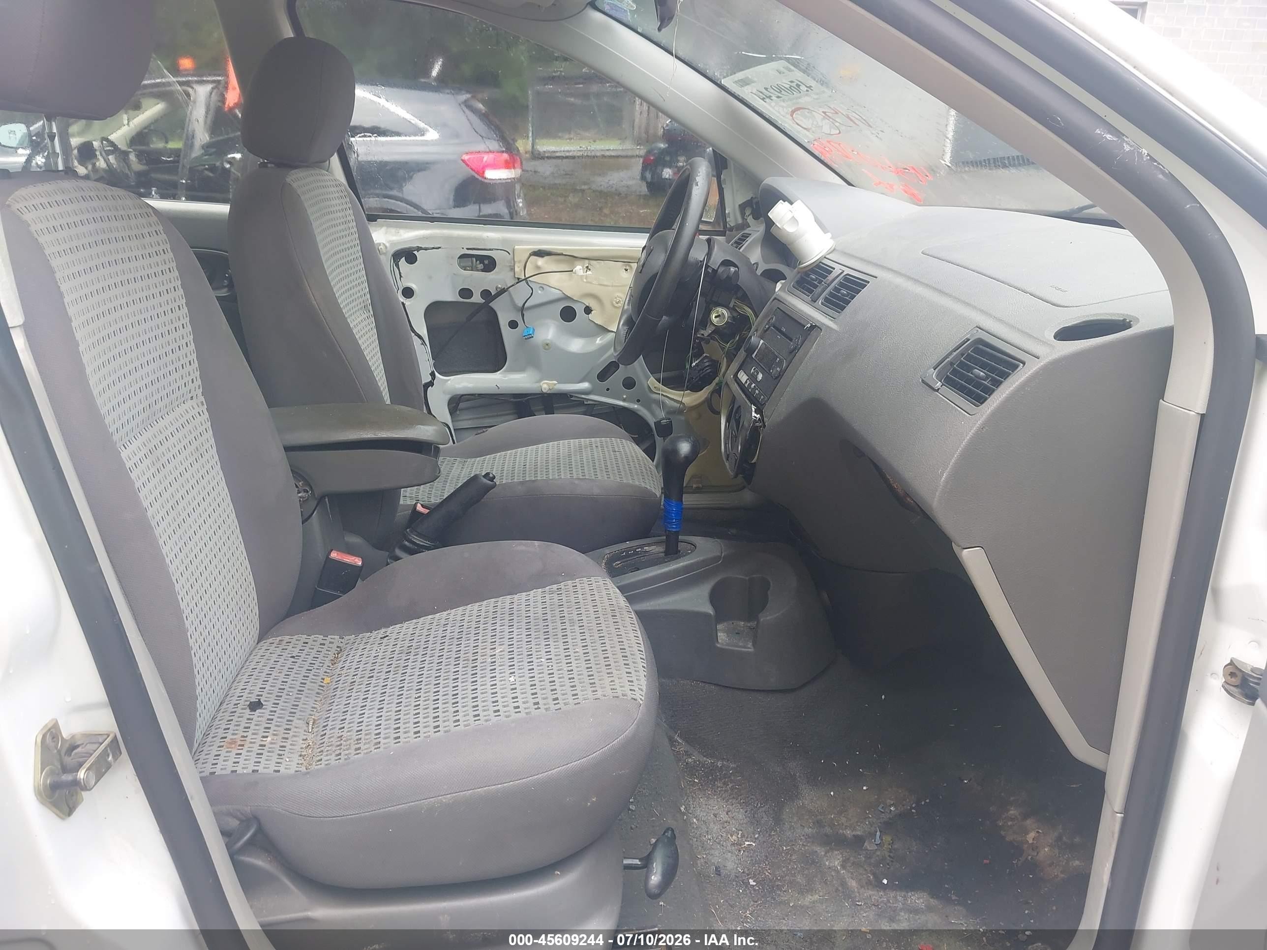2005 Ford Focus Zxw White vin: 1FAFP36N85W219597
