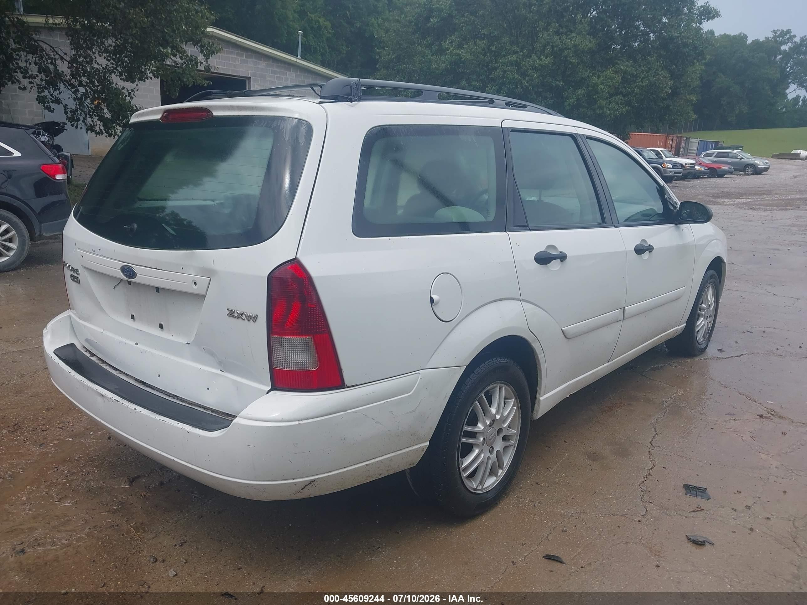 2005 Ford Focus Zxw White vin: 1FAFP36N85W219597