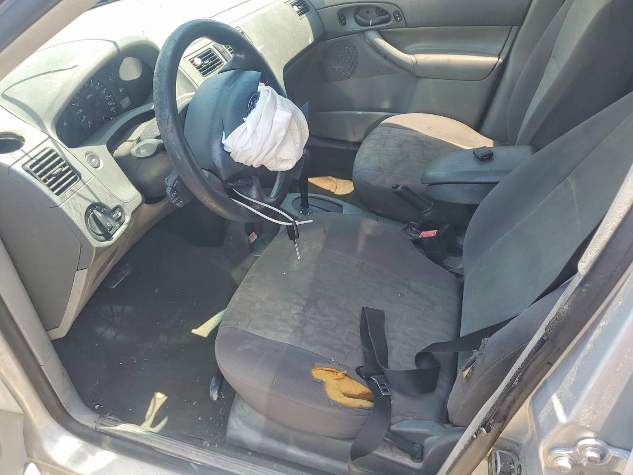 2005 Ford Focus Zxw Silver vin: 1FAFP36N95W245948