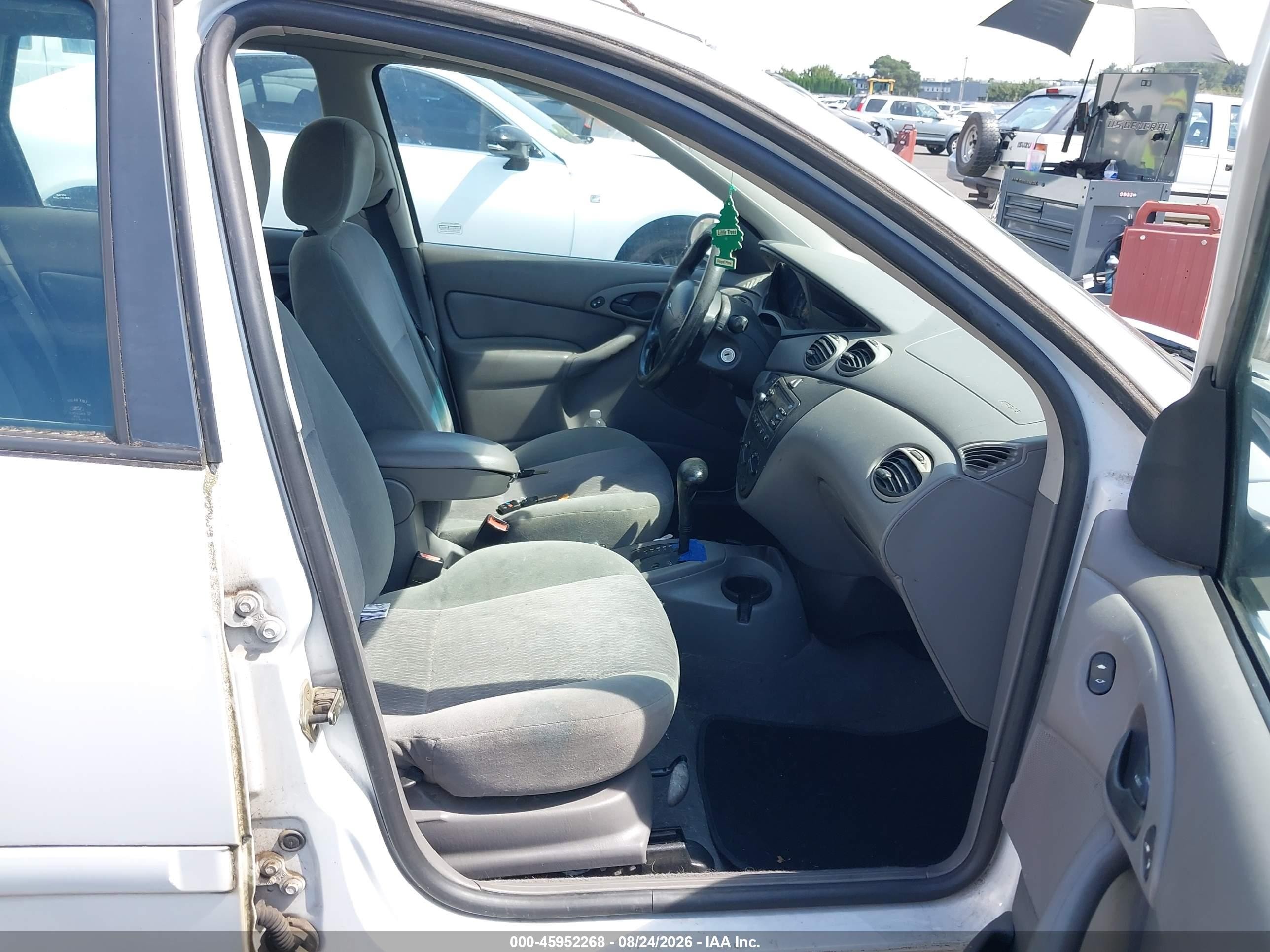 2000 Ford Focus Se White vin: 1FAFP36P0YW206249