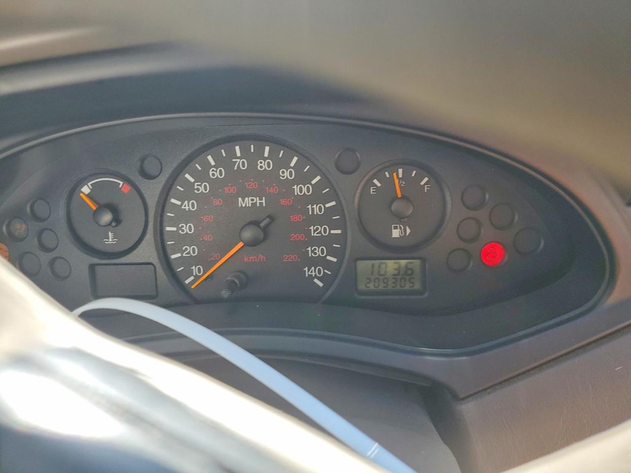 2000 Ford Focus Se Tan vin: 1FAFP36P6YW419576