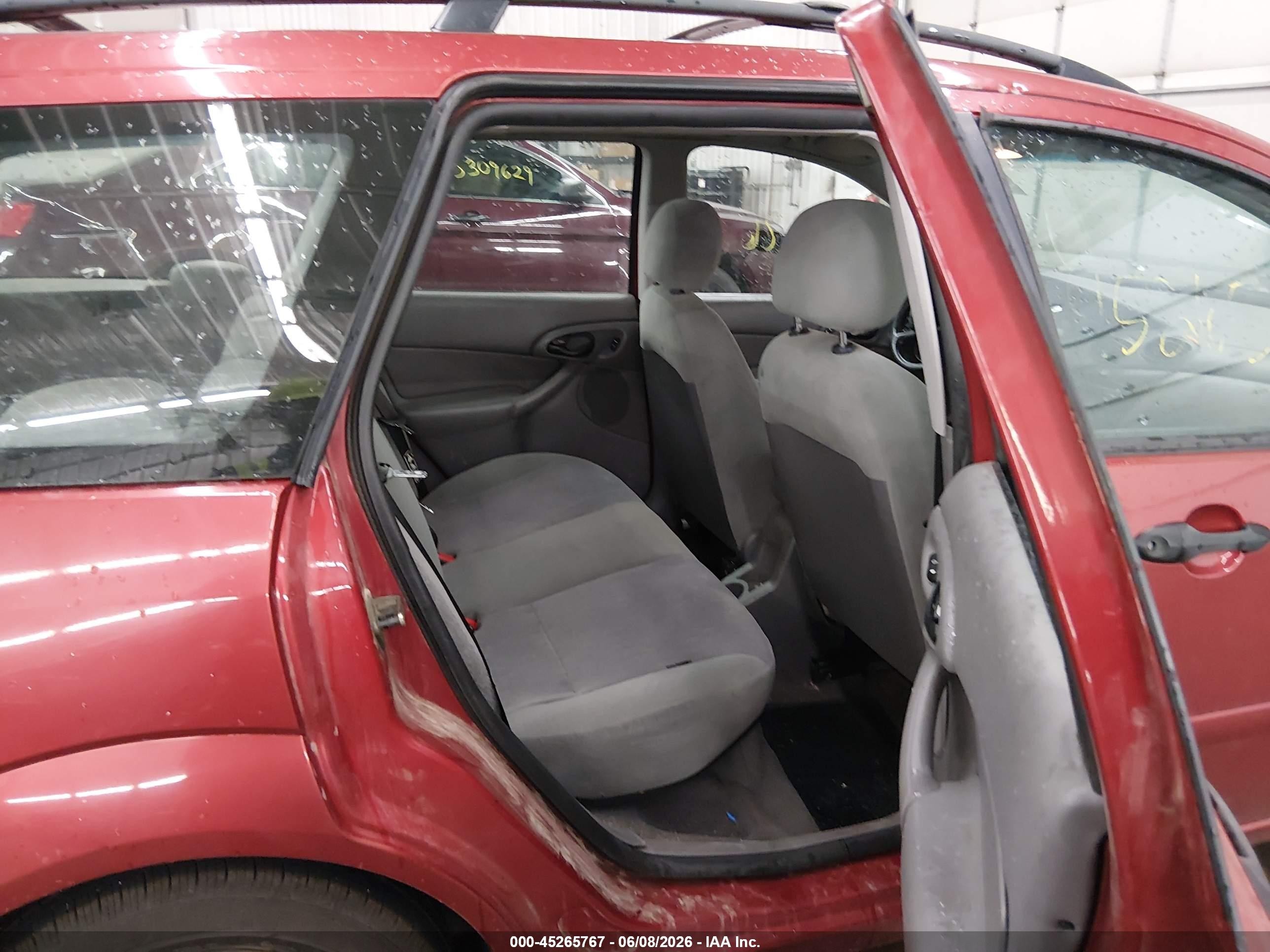 2000 Ford Focus Se Red vin: 1FAFP36P8YW119537