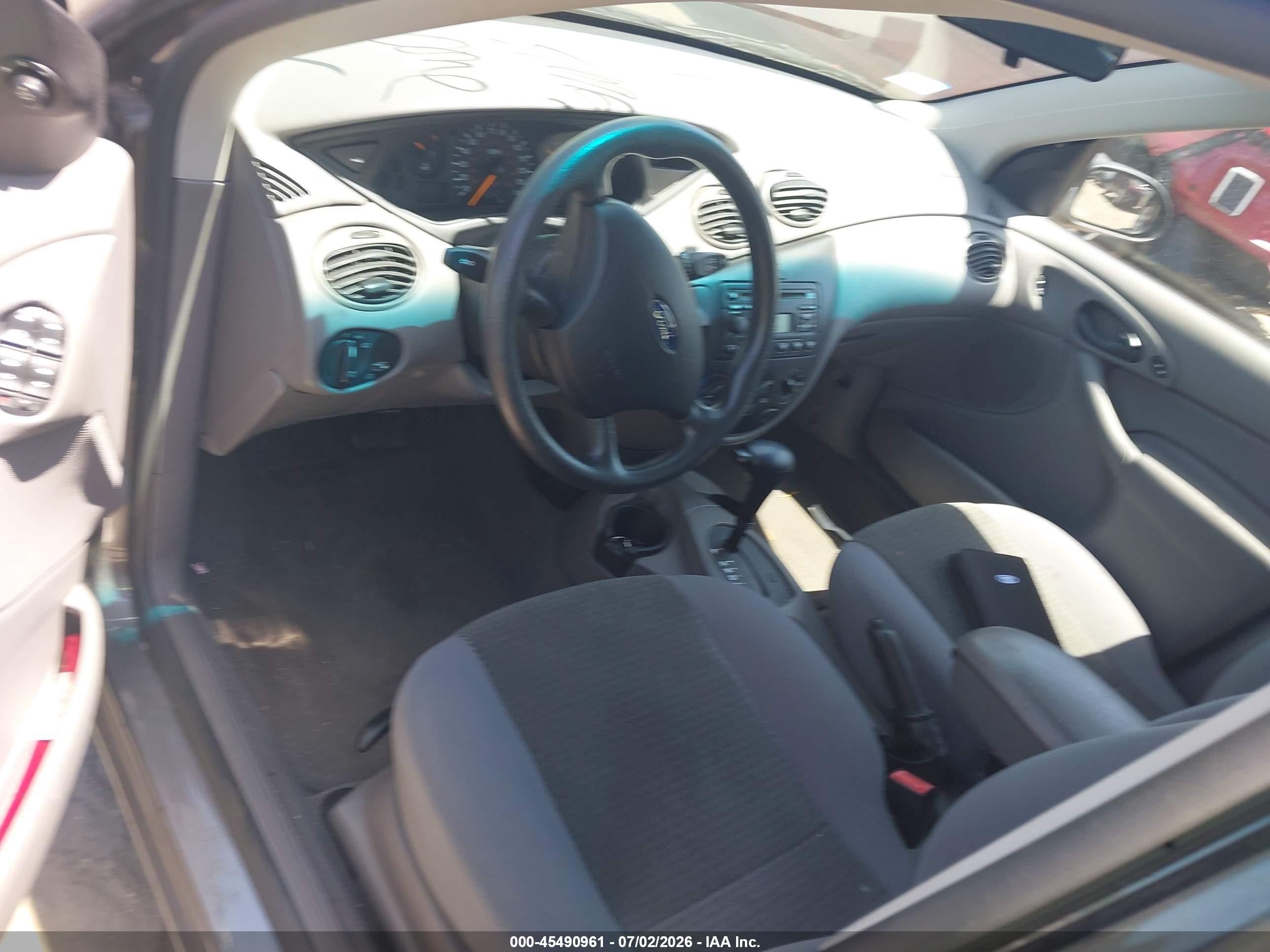 2004 Ford Focus Se Gray vin: 1FAFP36Z84W153232