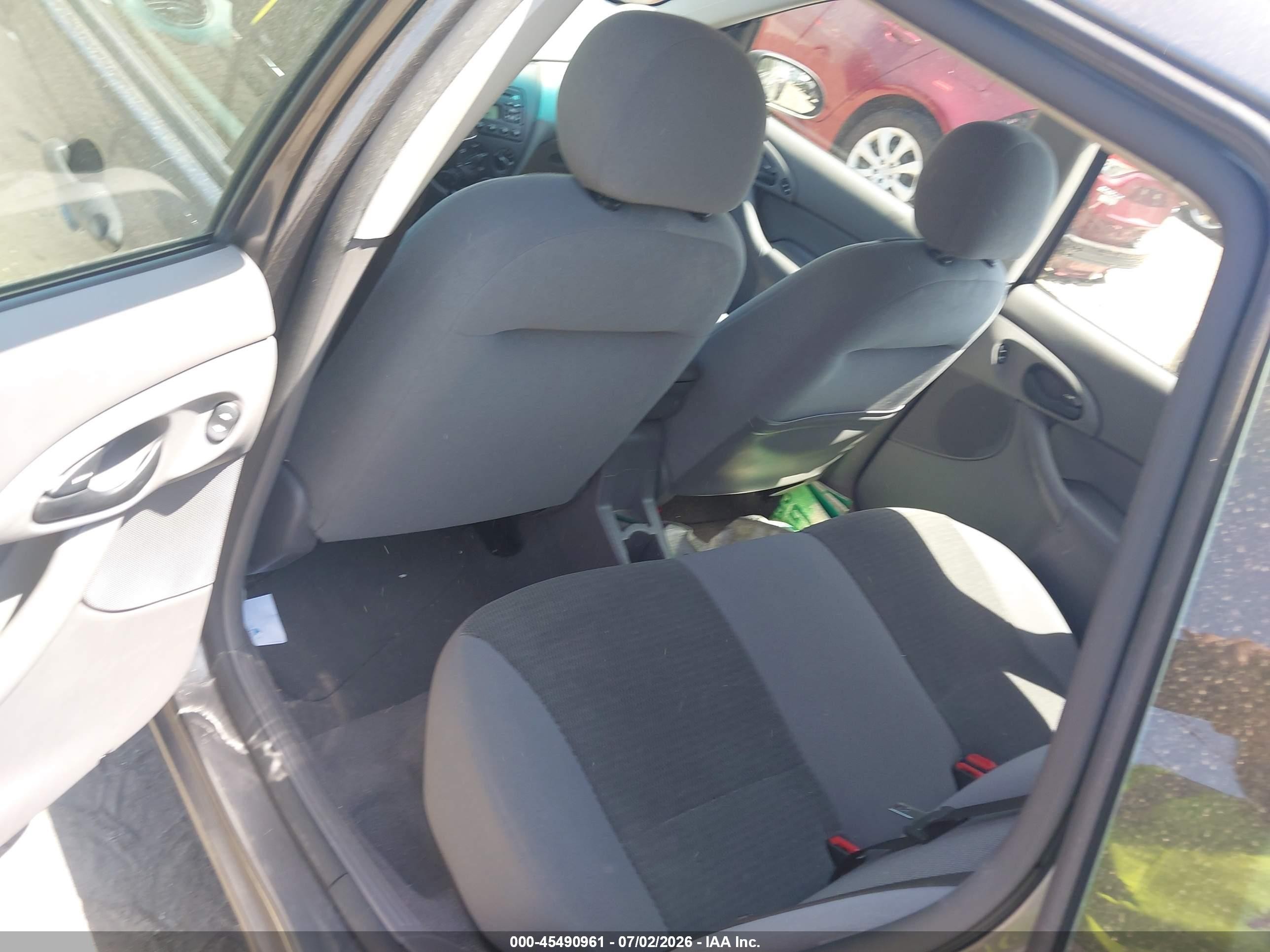 2004 Ford Focus Se Gray vin: 1FAFP36Z84W153232