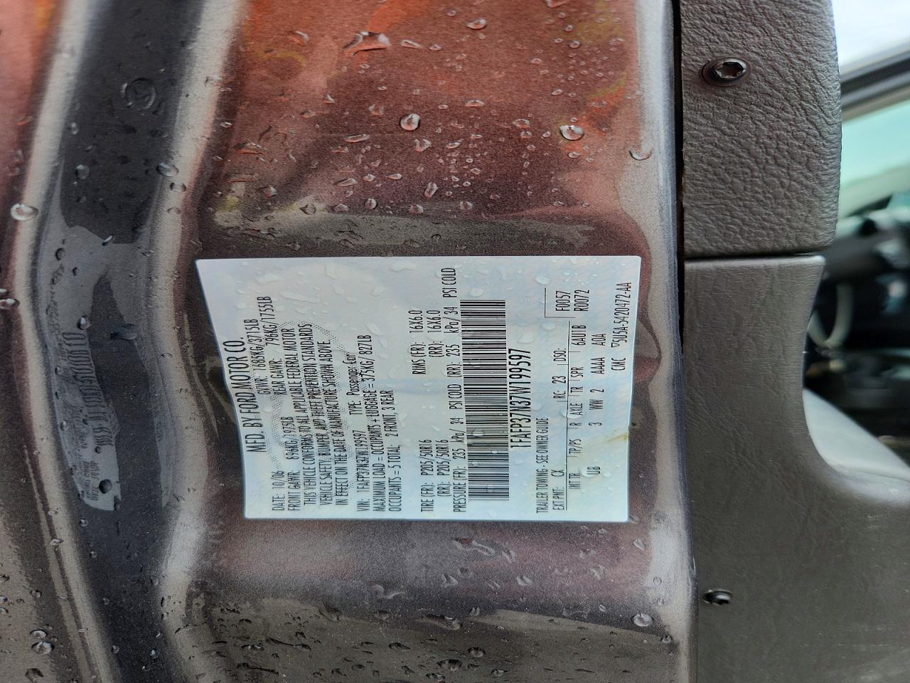 2007 Ford Focus Zx5 Gray vin: 1FAFP37N37W199597