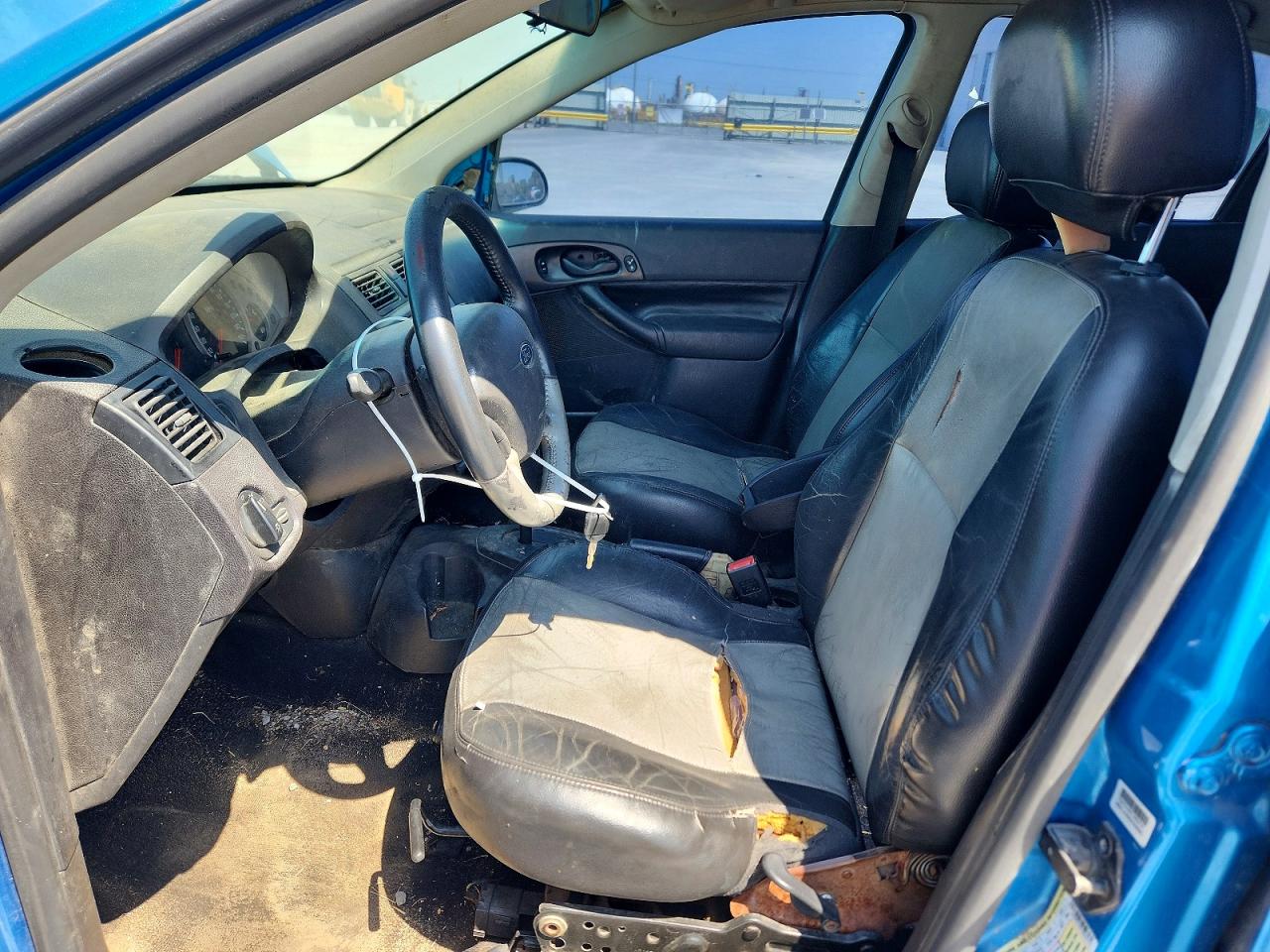 2007 Ford Focus Zx5 Blue vin: 1FAFP37N47W307113