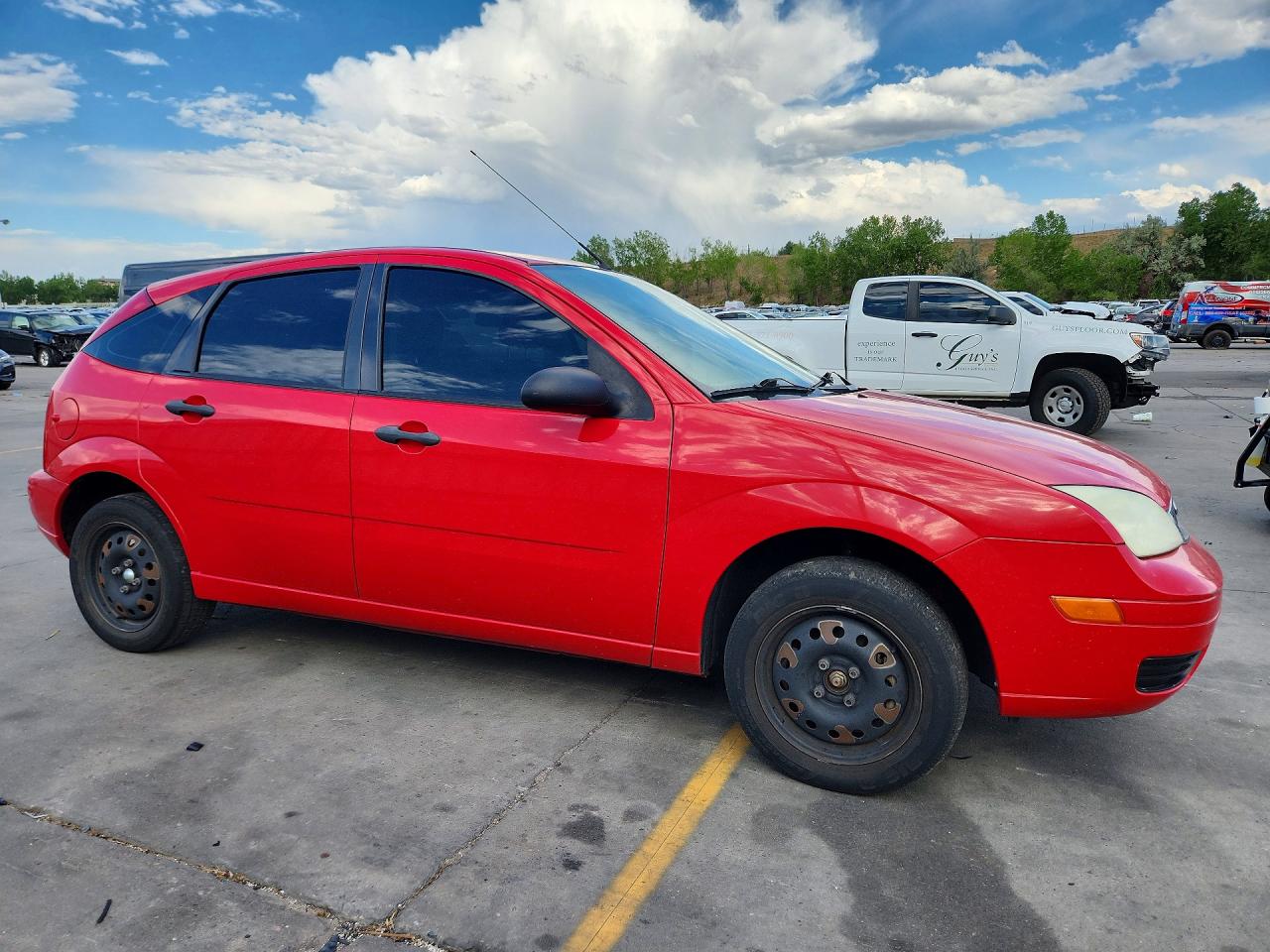 2007 Ford Focus Zx5 Red vin: 1FAFP37N57W118390