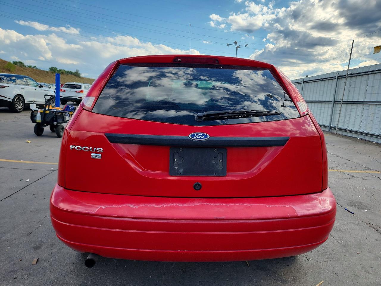 2007 Ford Focus Zx5 Red vin: 1FAFP37N57W118390