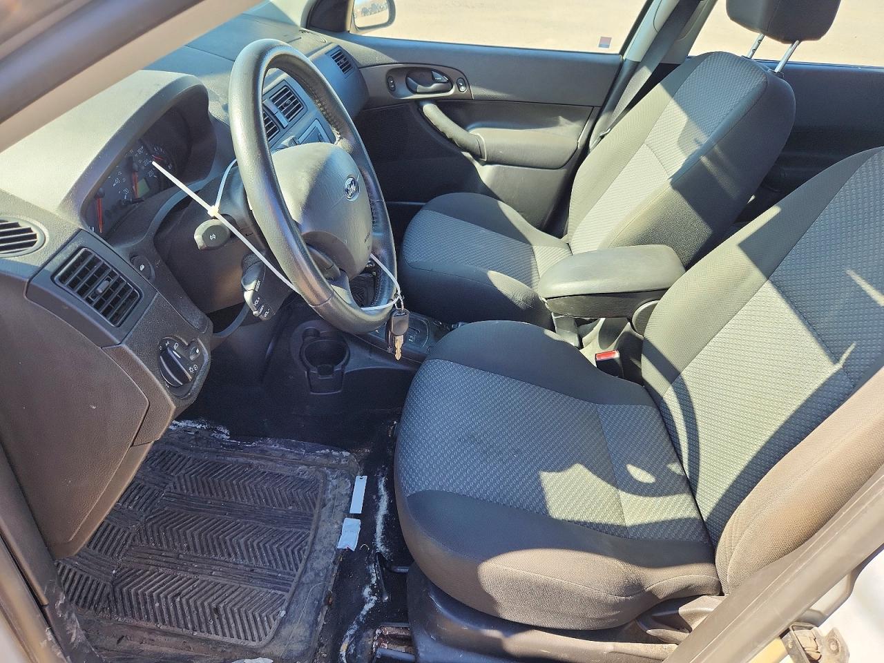 2007 Ford Focus Zx5 Gray vin: 1FAFP37N87W100353