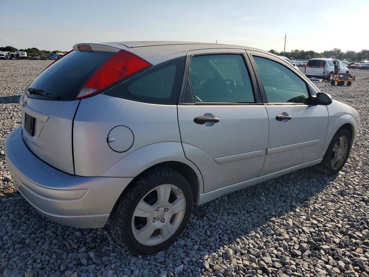 2007 Ford Focus Zx5 Серебряный vin: 1FAFP37N87W311908