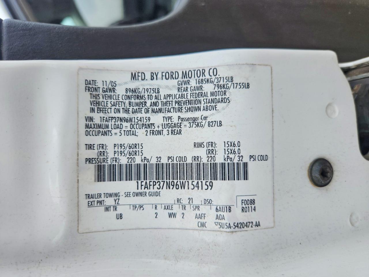 2006 Ford Focus Zx5 White vin: 1FAFP37N96W154159