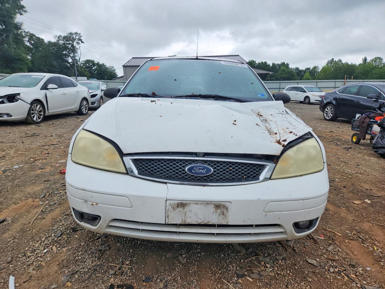 2006 Ford Focus Zx5 White vin: 1FAFP37N96W154159
