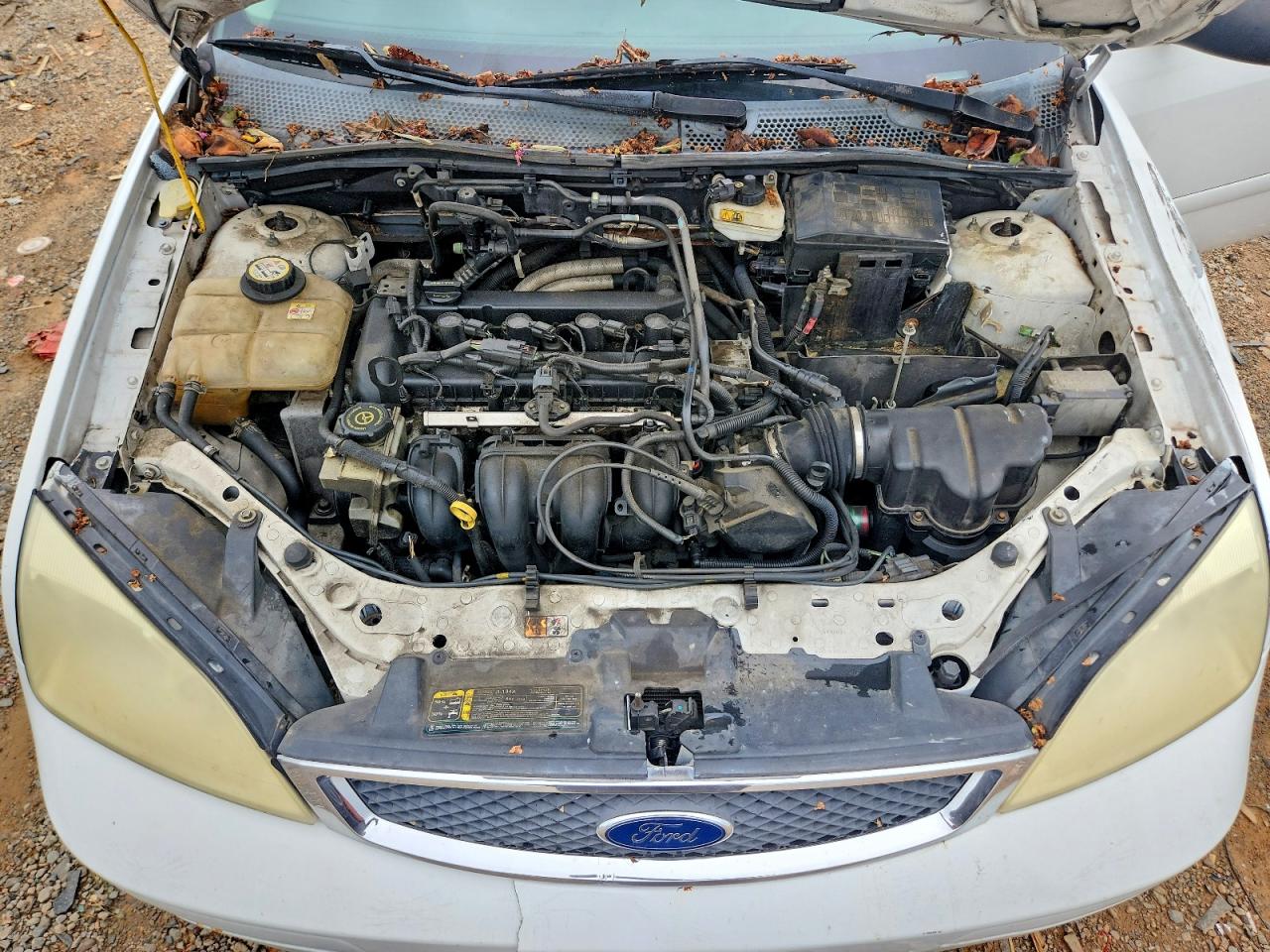 2006 Ford Focus Zx5 White vin: 1FAFP37N96W154159