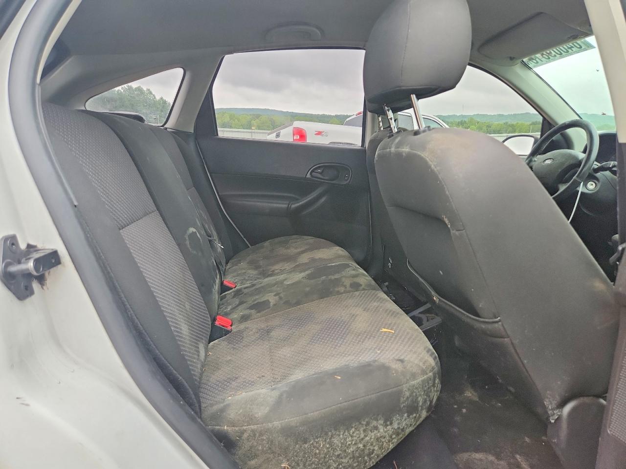2006 Ford Focus Zx5 White vin: 1FAFP37N96W154159