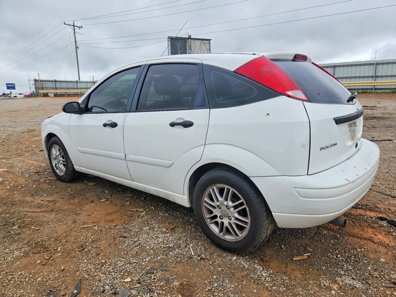 2006 Ford Focus Zx5 White vin: 1FAFP37N96W154159