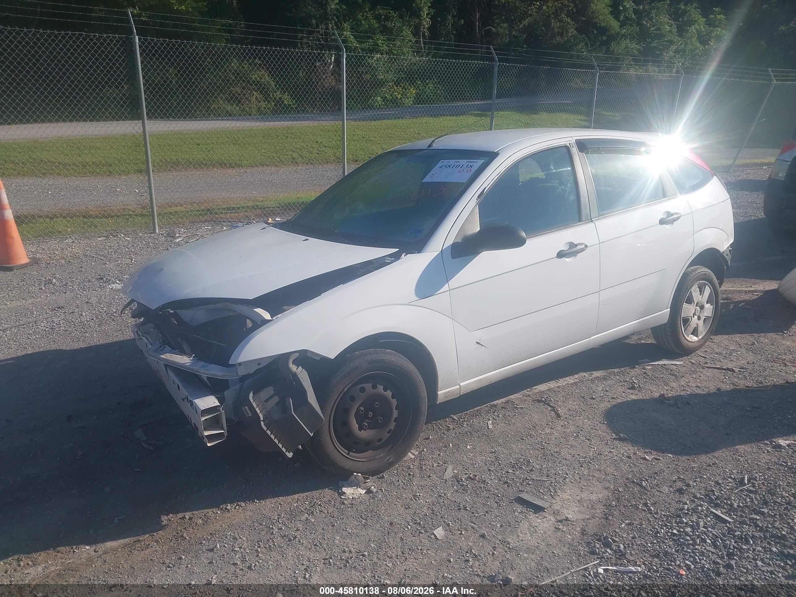 2007 Ford Focus S/se/ses White vin: 1FAFP37N97W210991