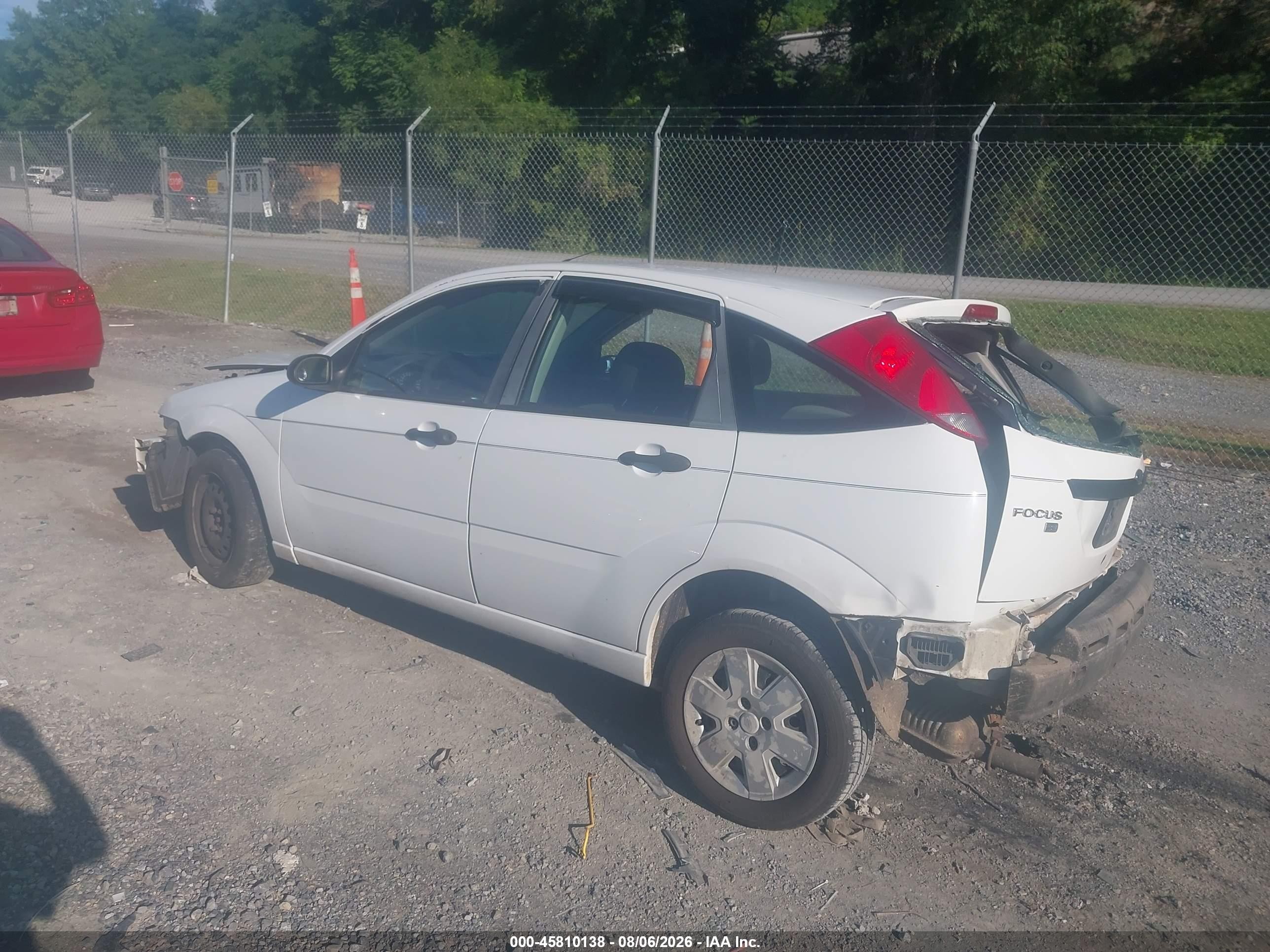 2007 Ford Focus S/se/ses White vin: 1FAFP37N97W210991