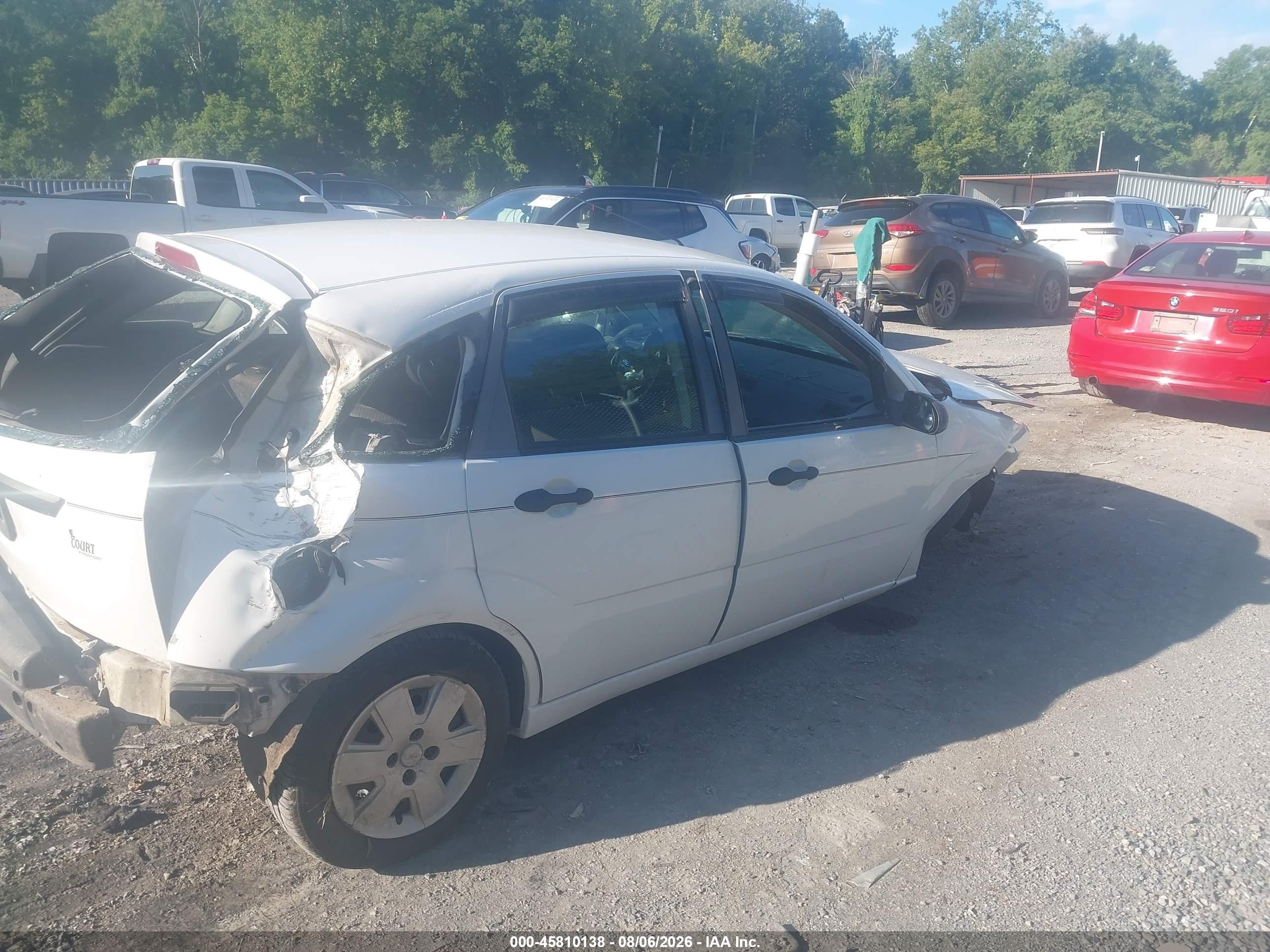 2007 Ford Focus S/se/ses White vin: 1FAFP37N97W210991