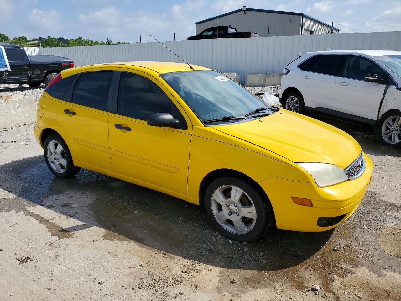 2006 Ford Focus Zx5 Yellow vin: 1FAFP37NX6W236420