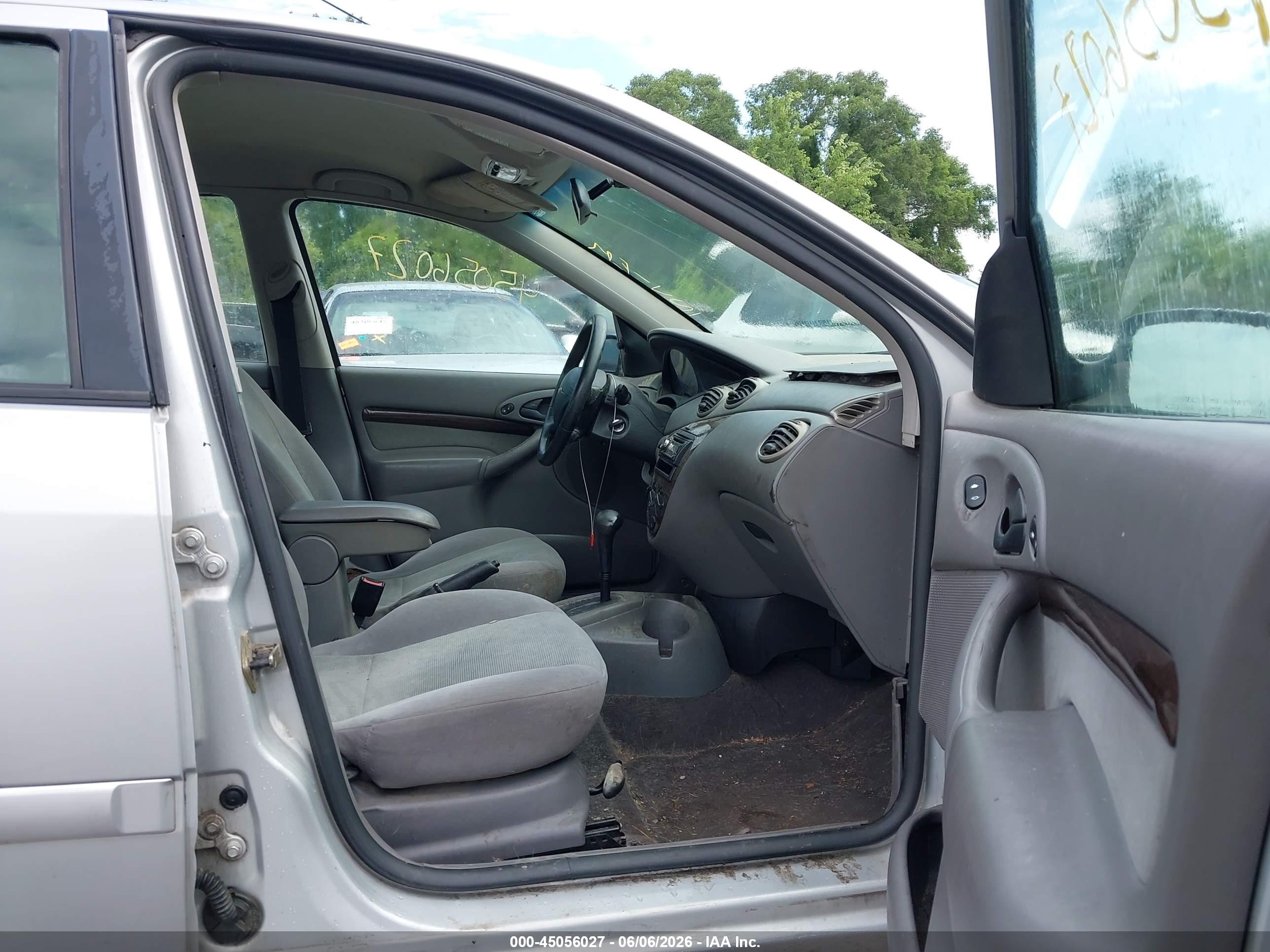 2000 Ford Focus Zts Silver vin: 1FAFP3830YW427957