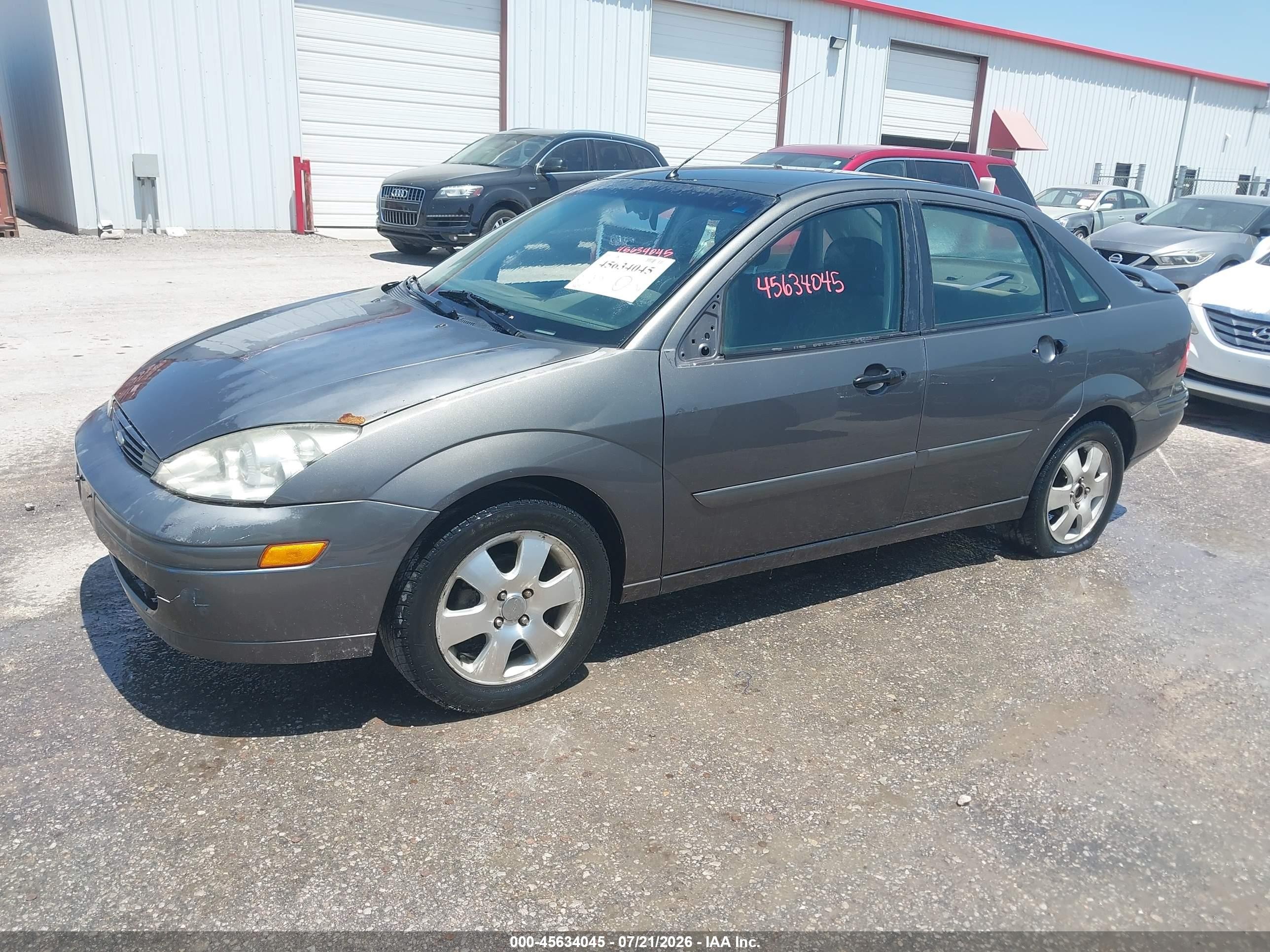 2002 Ford Focus   Gray vin: 1FAFP38372W318452