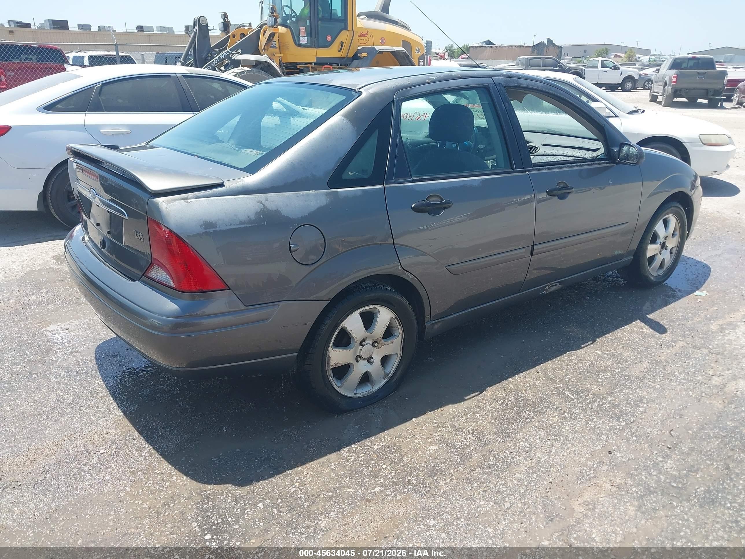 2002 Ford Focus   Gray vin: 1FAFP38372W318452