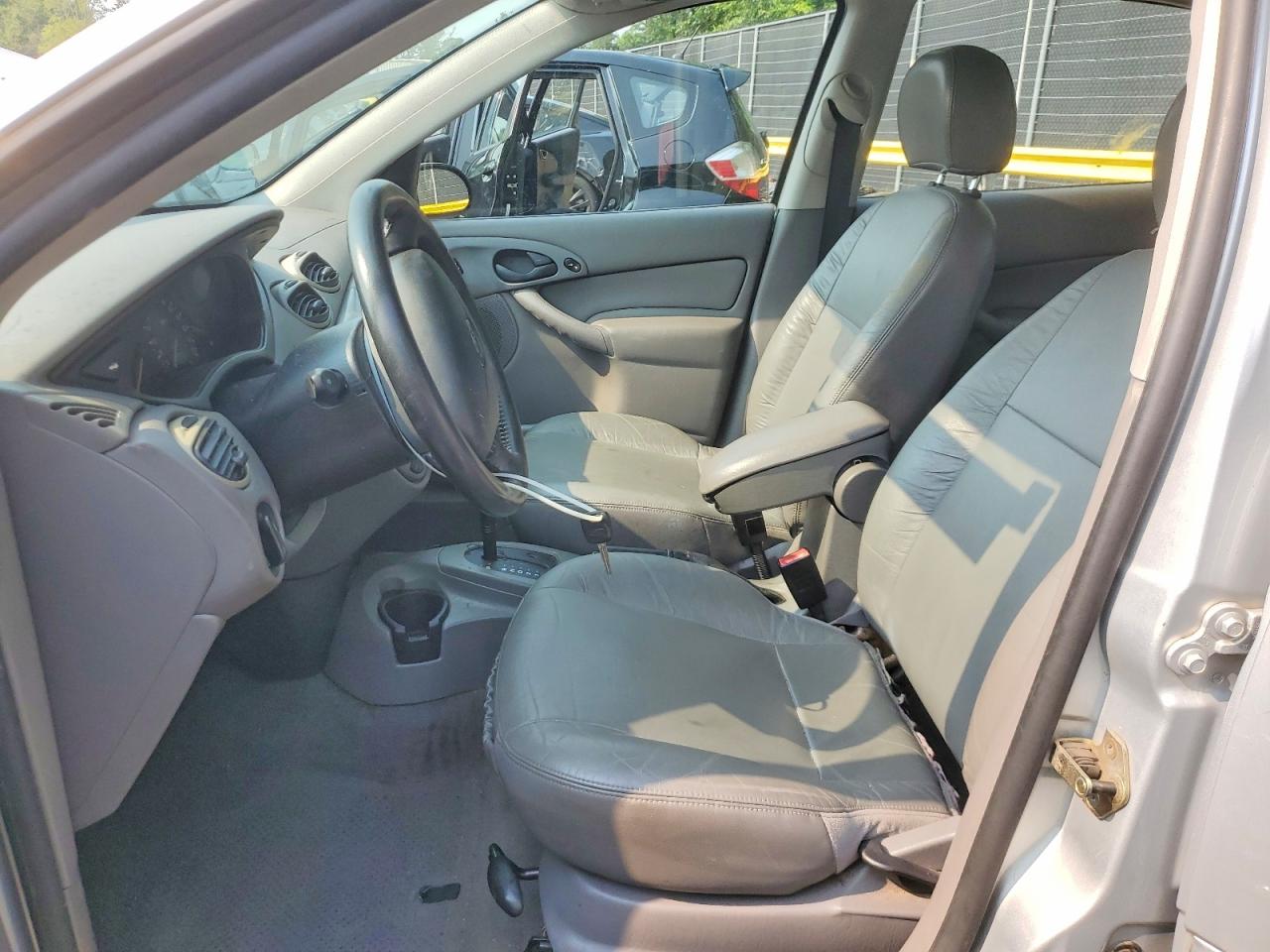 2002 Ford Focus Zts Silver vin: 1FAFP38382W152037