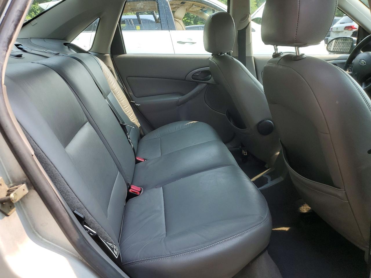 2002 Ford Focus Zts Silver vin: 1FAFP38382W152037