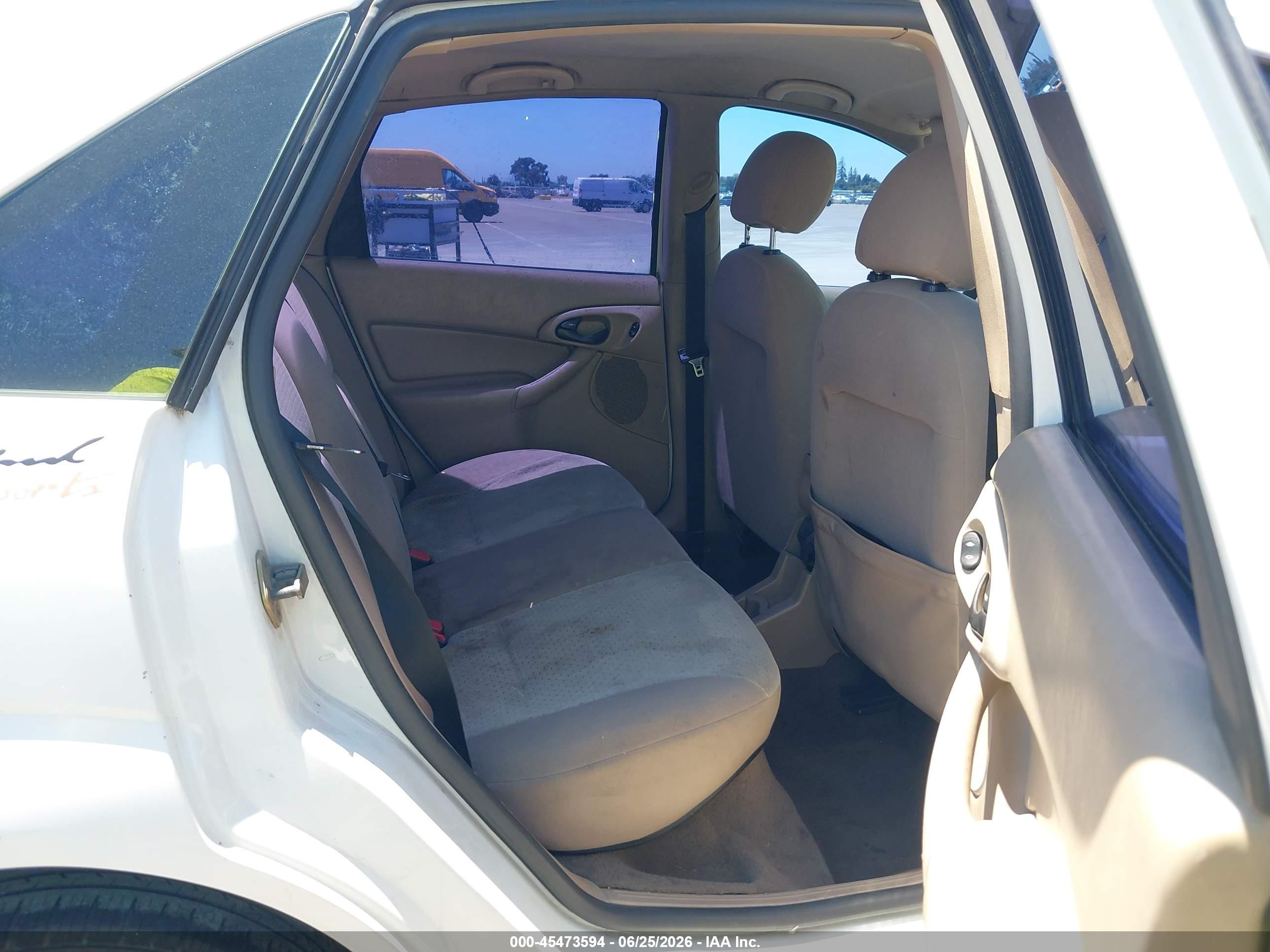 2004 Ford Focus Zts White vin: 1FAFP38Z04W181832