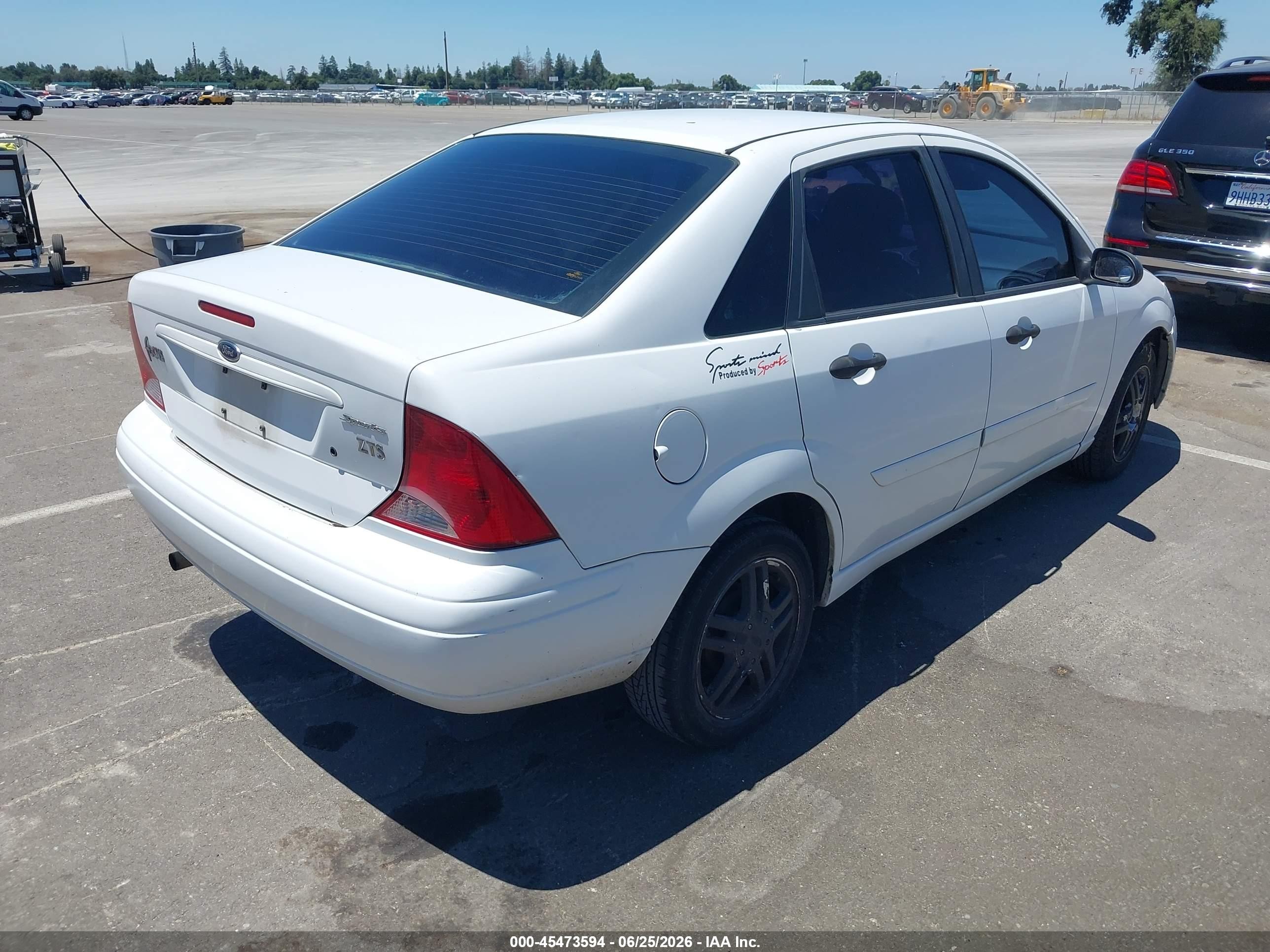 2004 Ford Focus Zts White vin: 1FAFP38Z04W181832