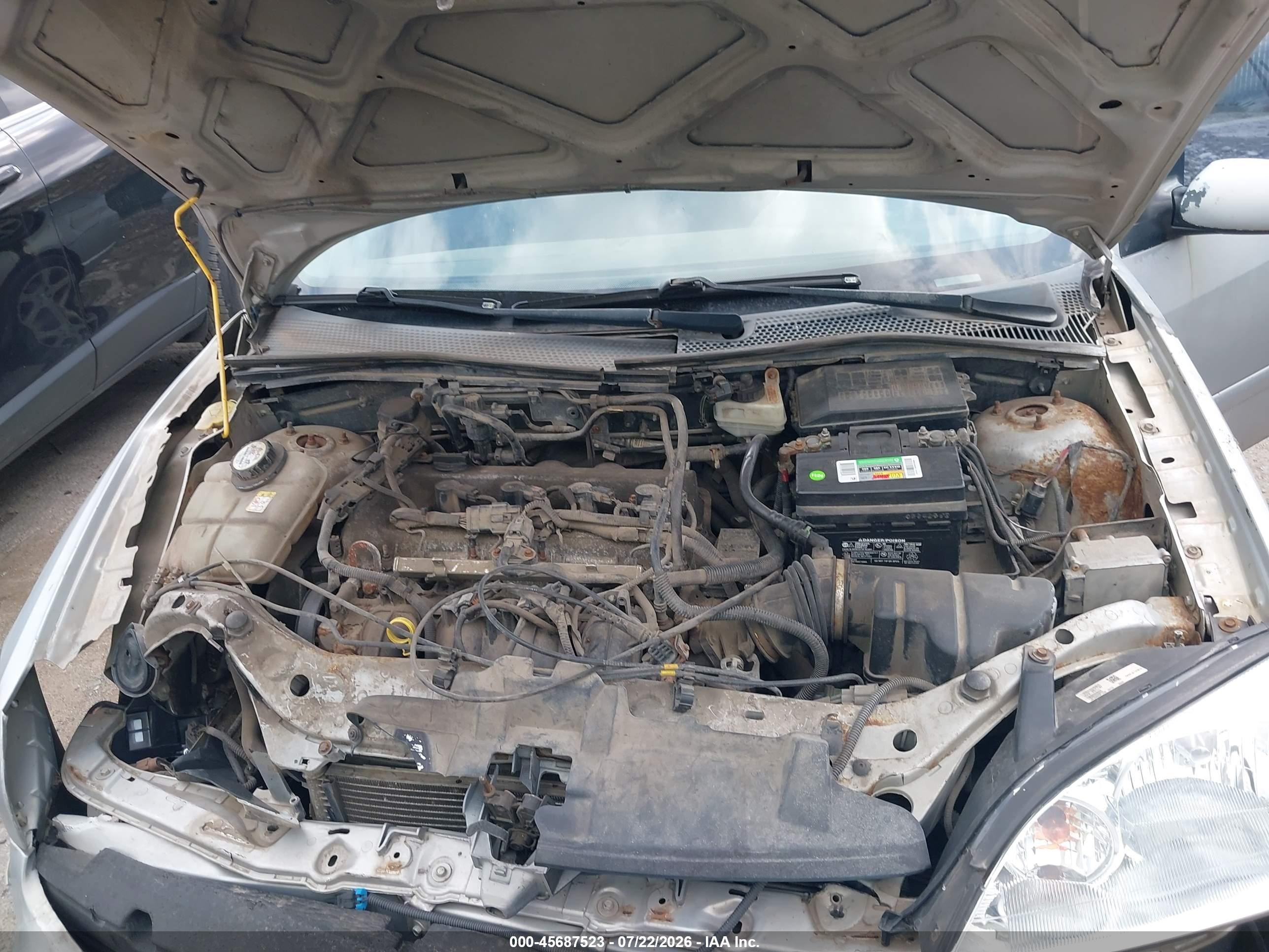 2005 Ford Focus Zx4 Silver vin: 1FAFP38Z05W282385