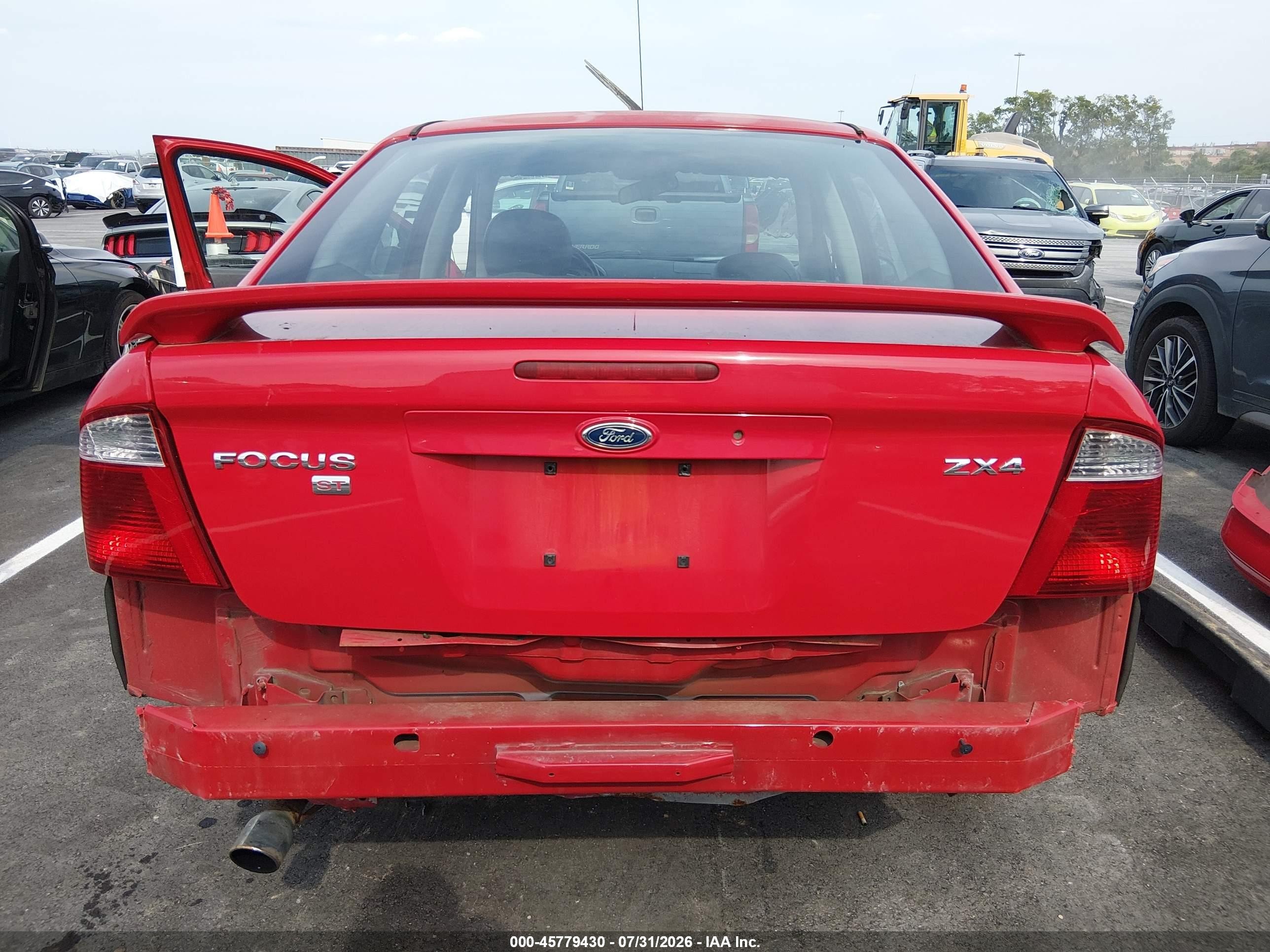 2006 Ford Focus Zx4 Red vin: 1FAFP38Z06W134142
