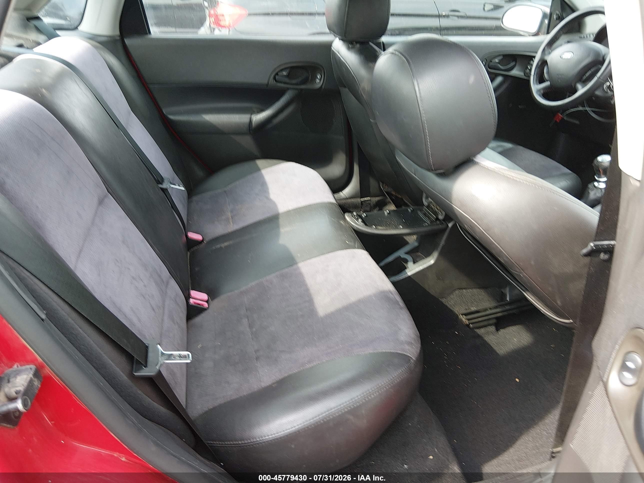 2006 Ford Focus Zx4 Red vin: 1FAFP38Z06W134142