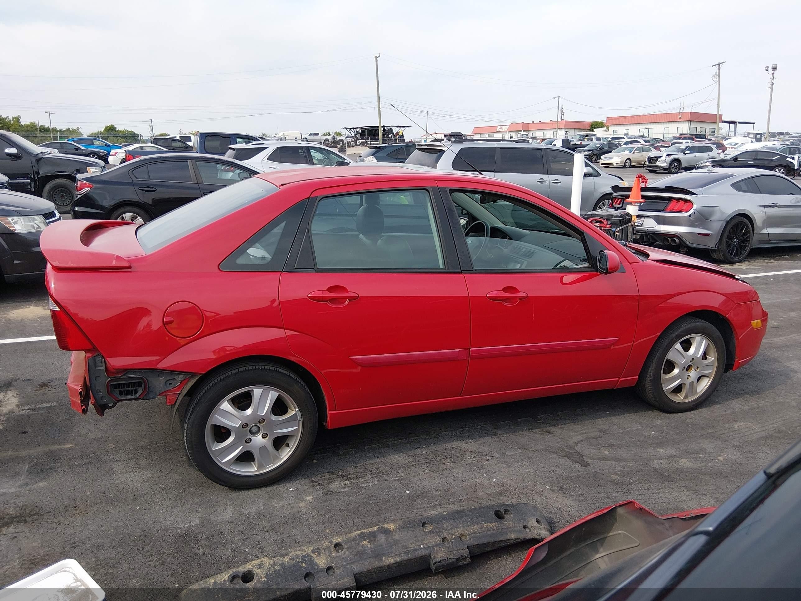 2006 Ford Focus Zx4 Red vin: 1FAFP38Z06W134142