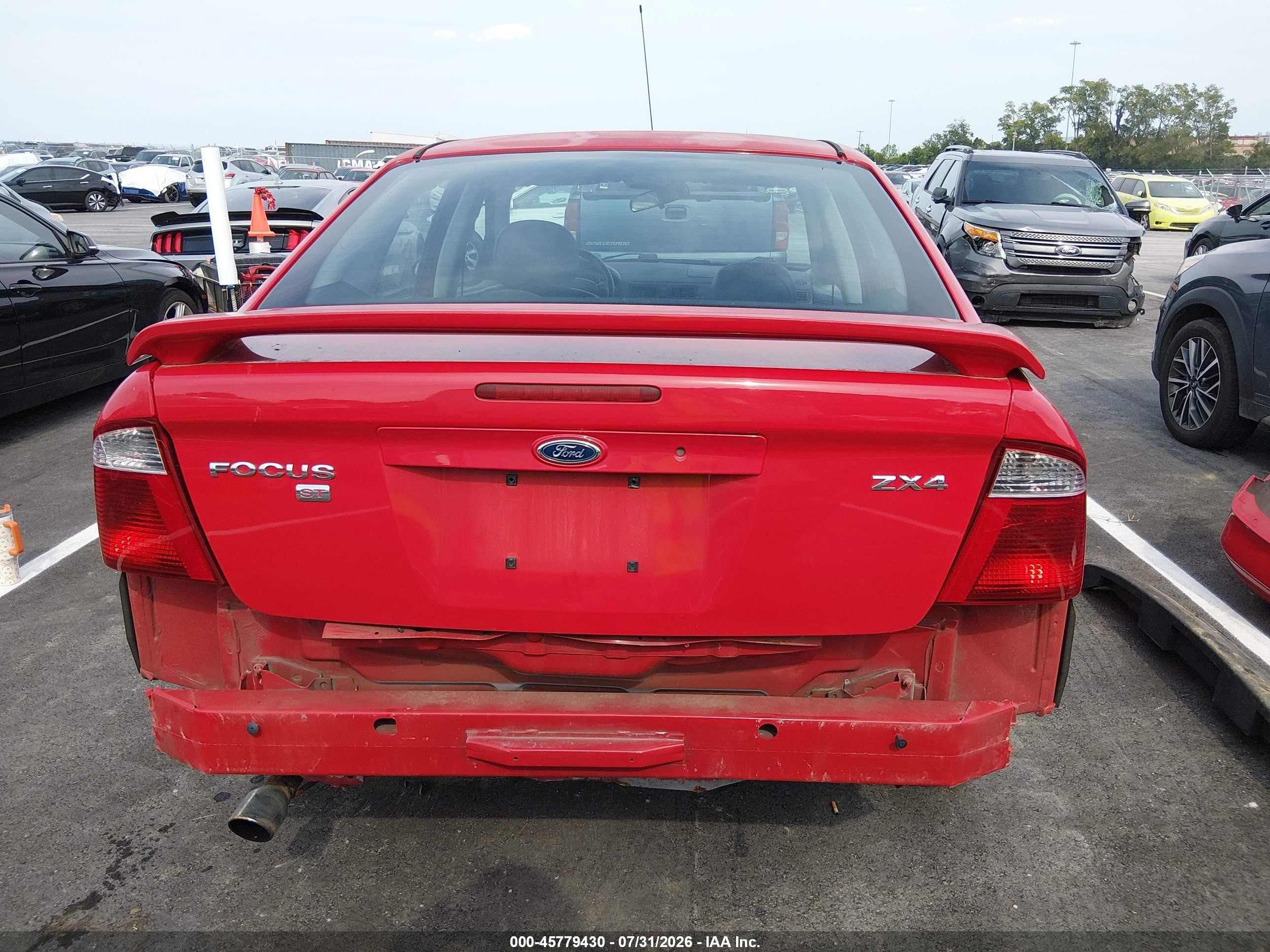 2006 Ford Focus Zx4 Red vin: 1FAFP38Z06W134142