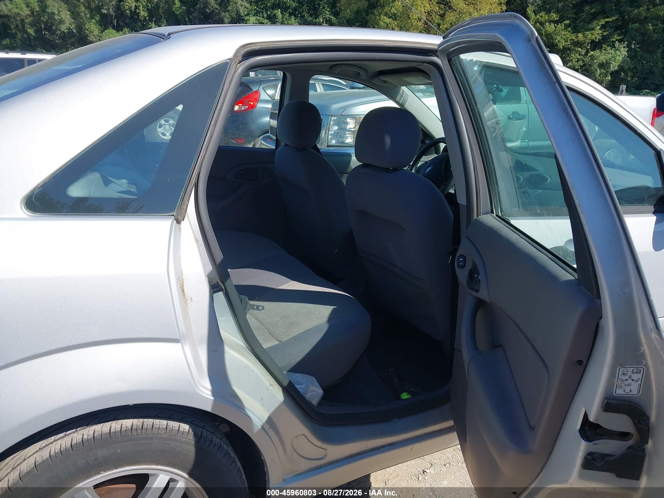 2004 Ford Focus Zts Silver vin: 1FAFP38Z74W138556