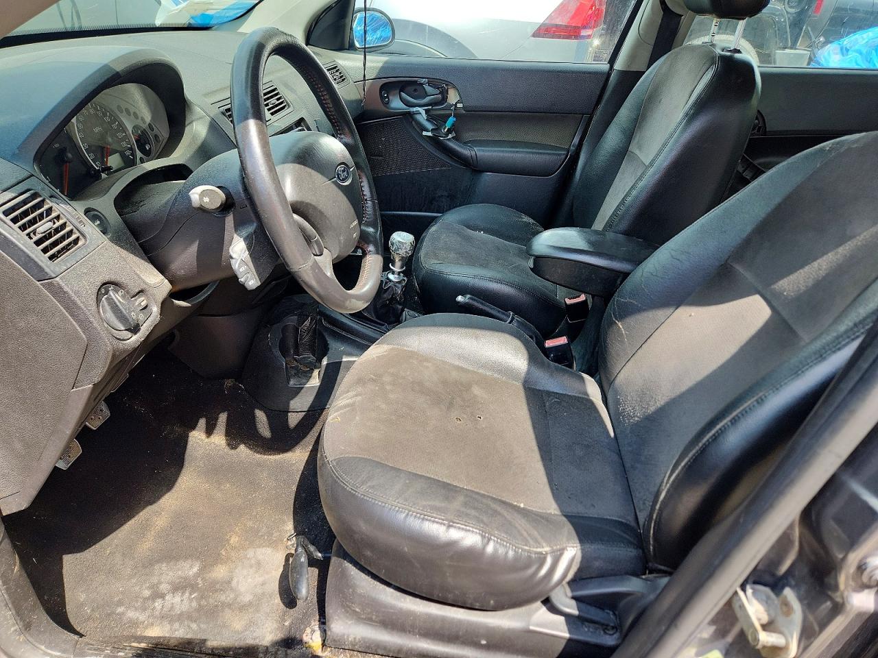 2005 Ford Focus Gray vin: 1FAFP38Z95W132632