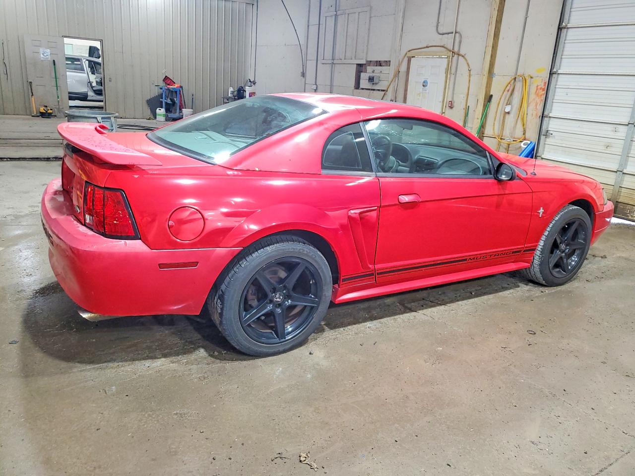 2002 Ford Mustang Red vin: 1FAFP40402F135050