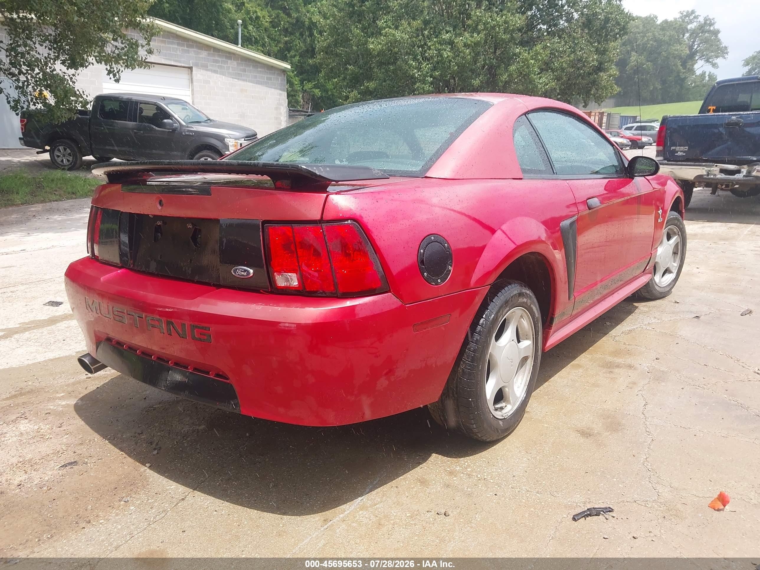 2002 Ford Mustang Deluxe/premium/standard Red vin: 1FAFP40402F161650