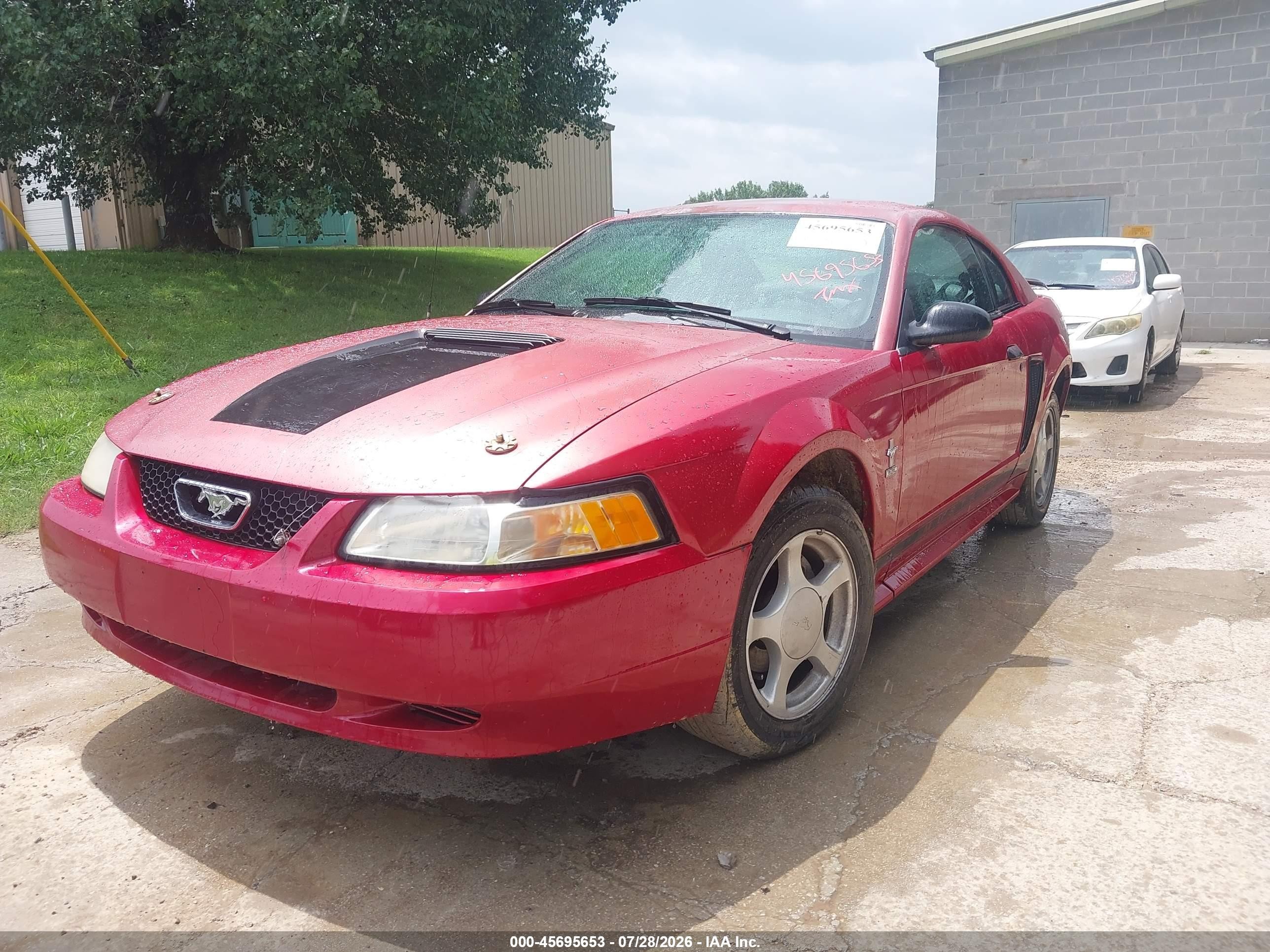 2002 Ford Mustang Deluxe/premium/standard Red vin: 1FAFP40402F161650