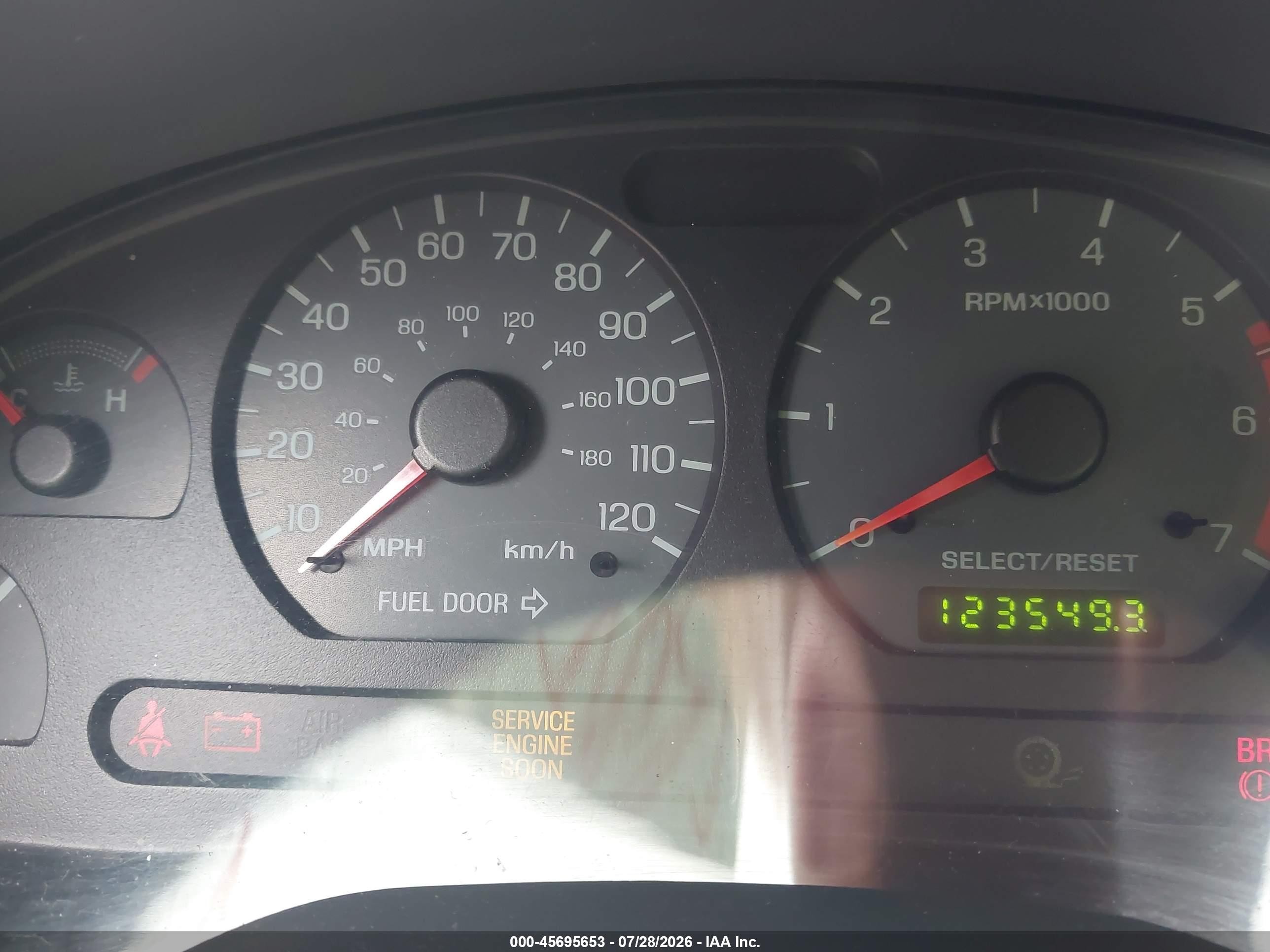 2002 Ford Mustang Deluxe/premium/standard Red vin: 1FAFP40402F161650