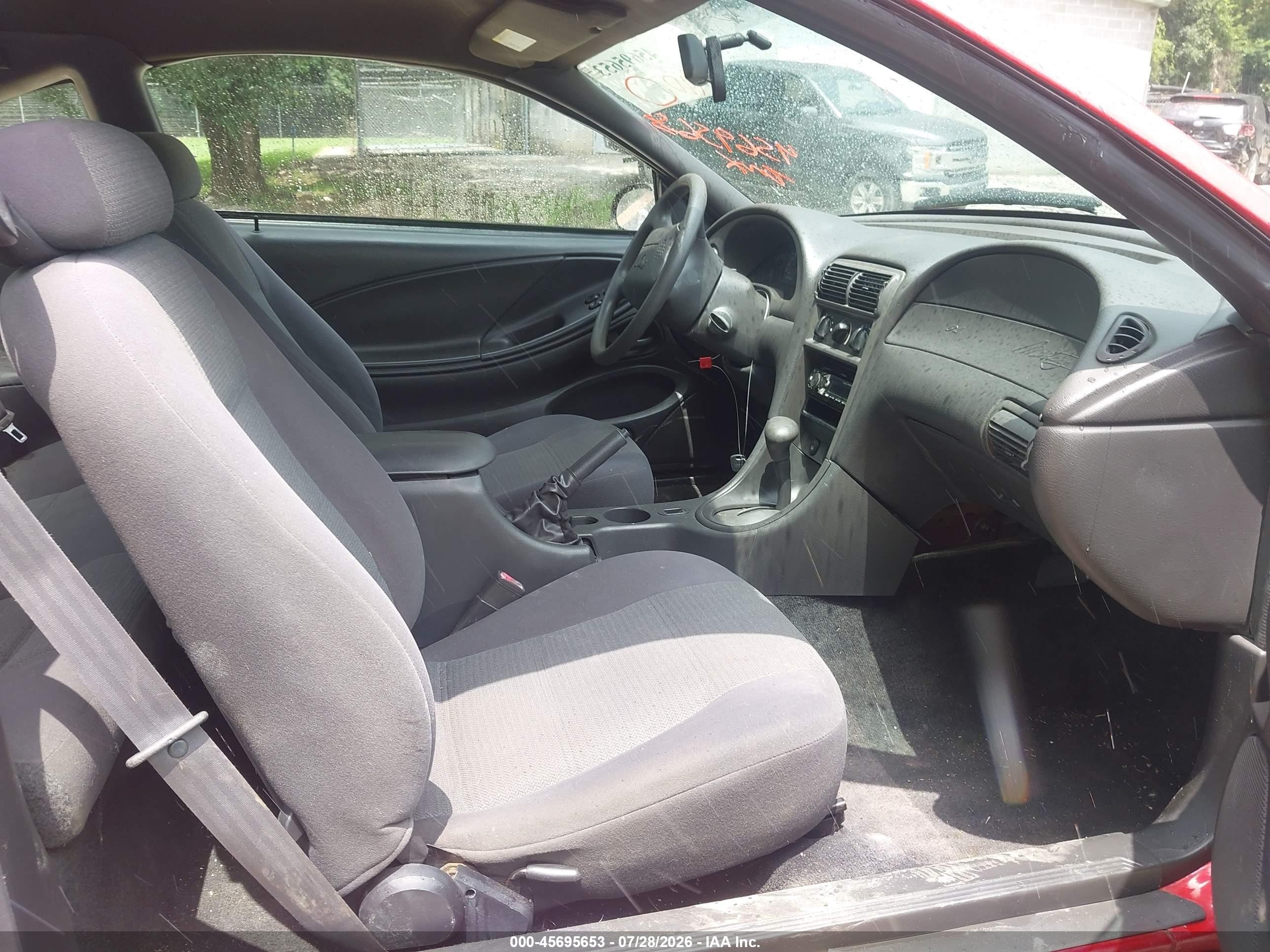 2002 Ford Mustang Deluxe/premium/standard Red vin: 1FAFP40402F161650