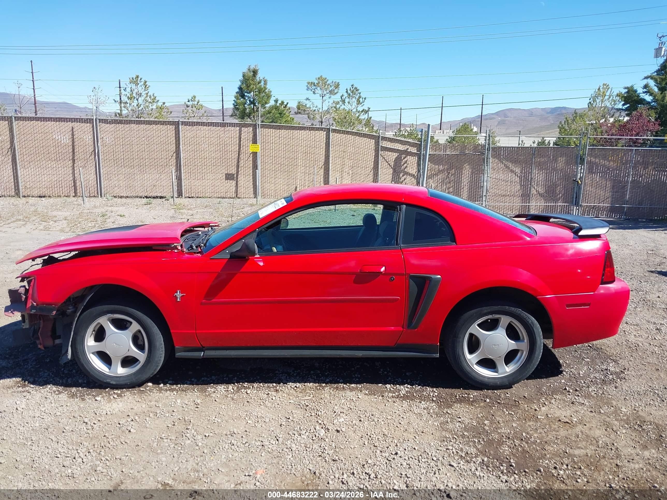 2002 Ford Mustang   Red vin: 1FAFP40402F175046