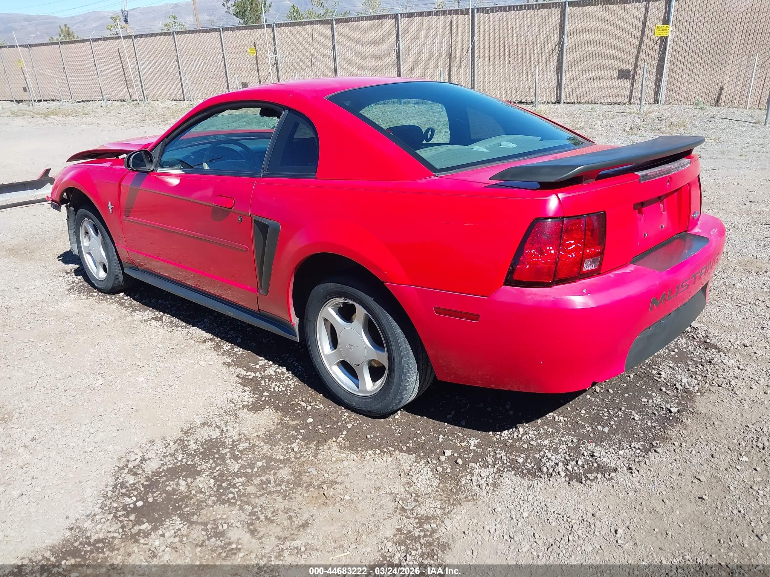 2002 Ford Mustang   Red vin: 1FAFP40402F175046